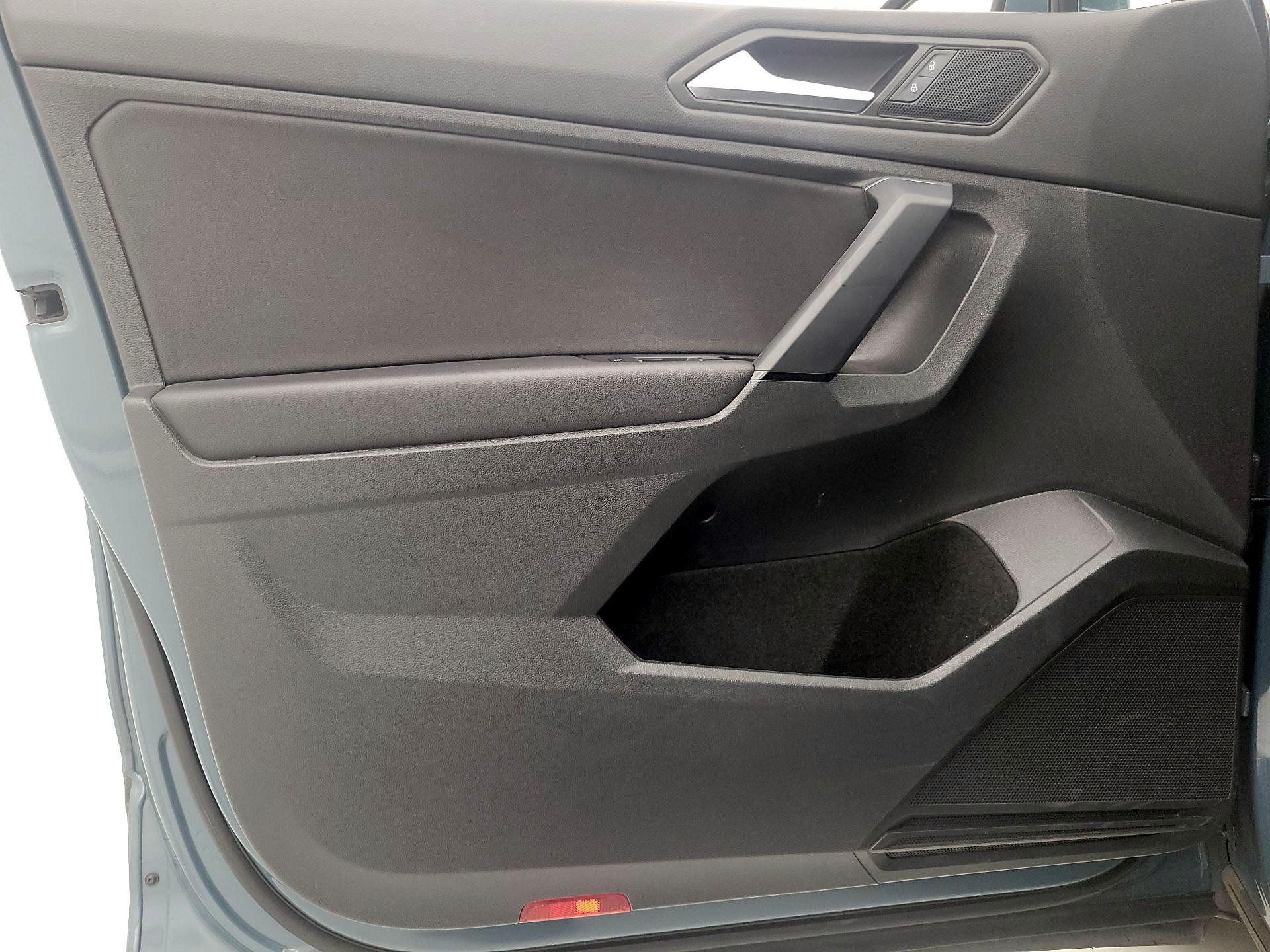 Thumbnail: 2019 Volkswagen Tiguan - 12