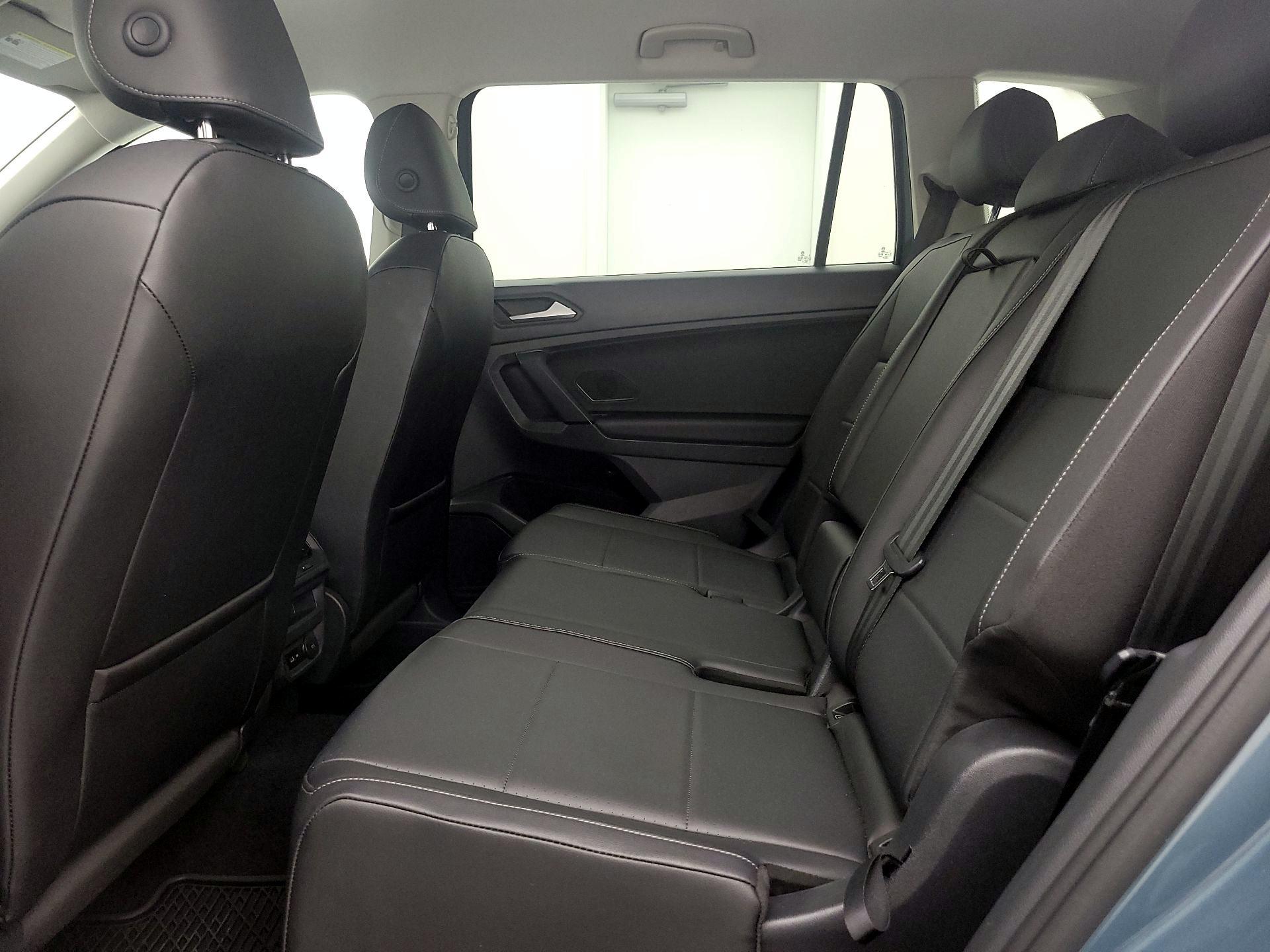 Thumbnail: 2019 Volkswagen Tiguan - 18