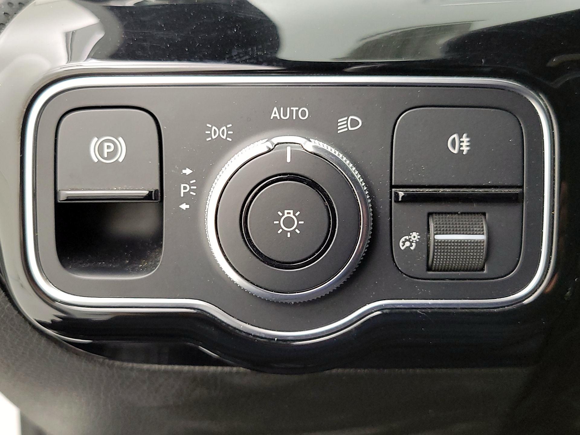 Thumbnail: 2019 Mercedes-Benz A-Class - 13
