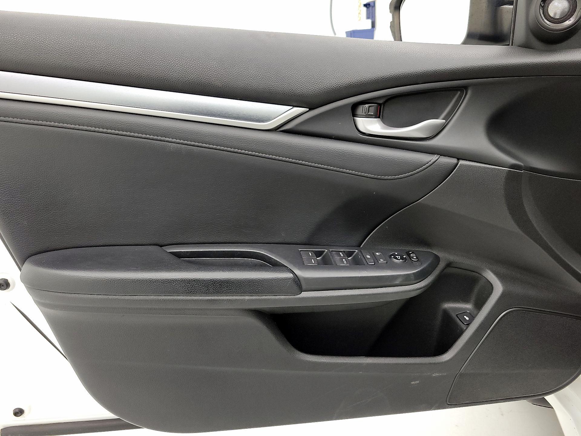 Thumbnail: 2016 Honda Civic - 12