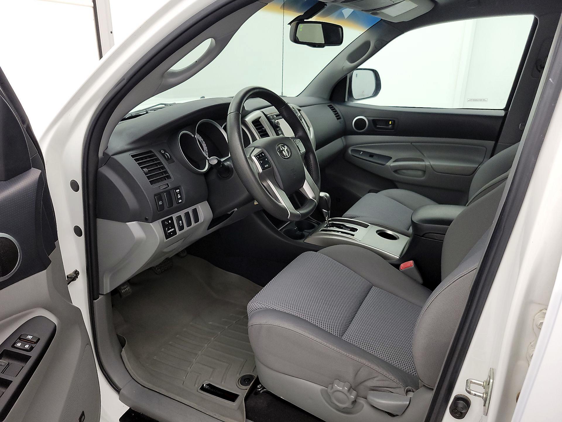 Thumbnail: 2013 Toyota Tacoma - 11