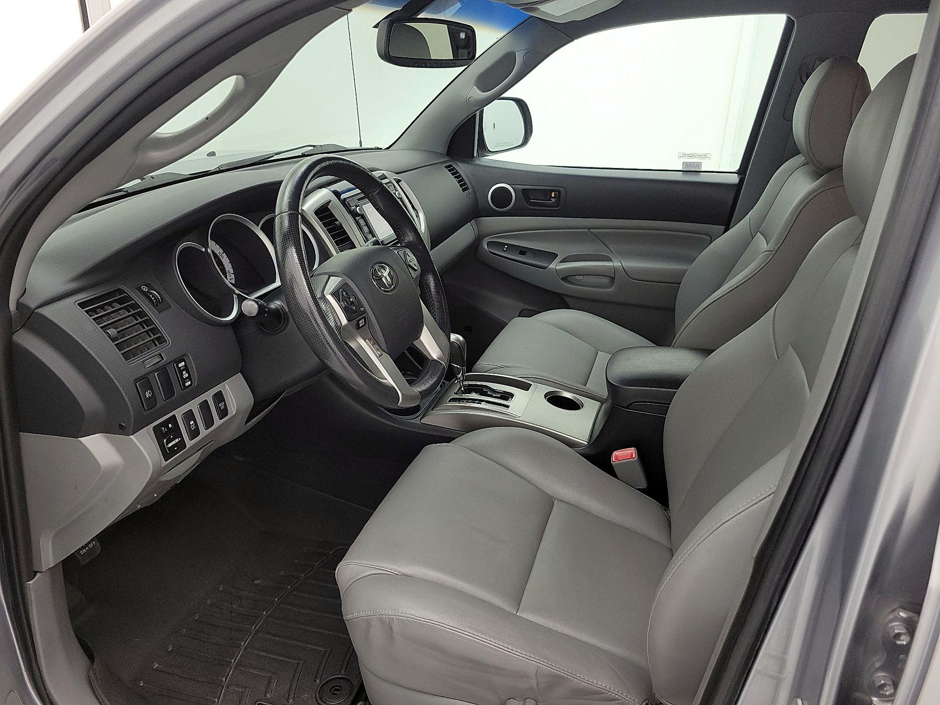 Thumbnail: 2014 Toyota Tacoma - 11