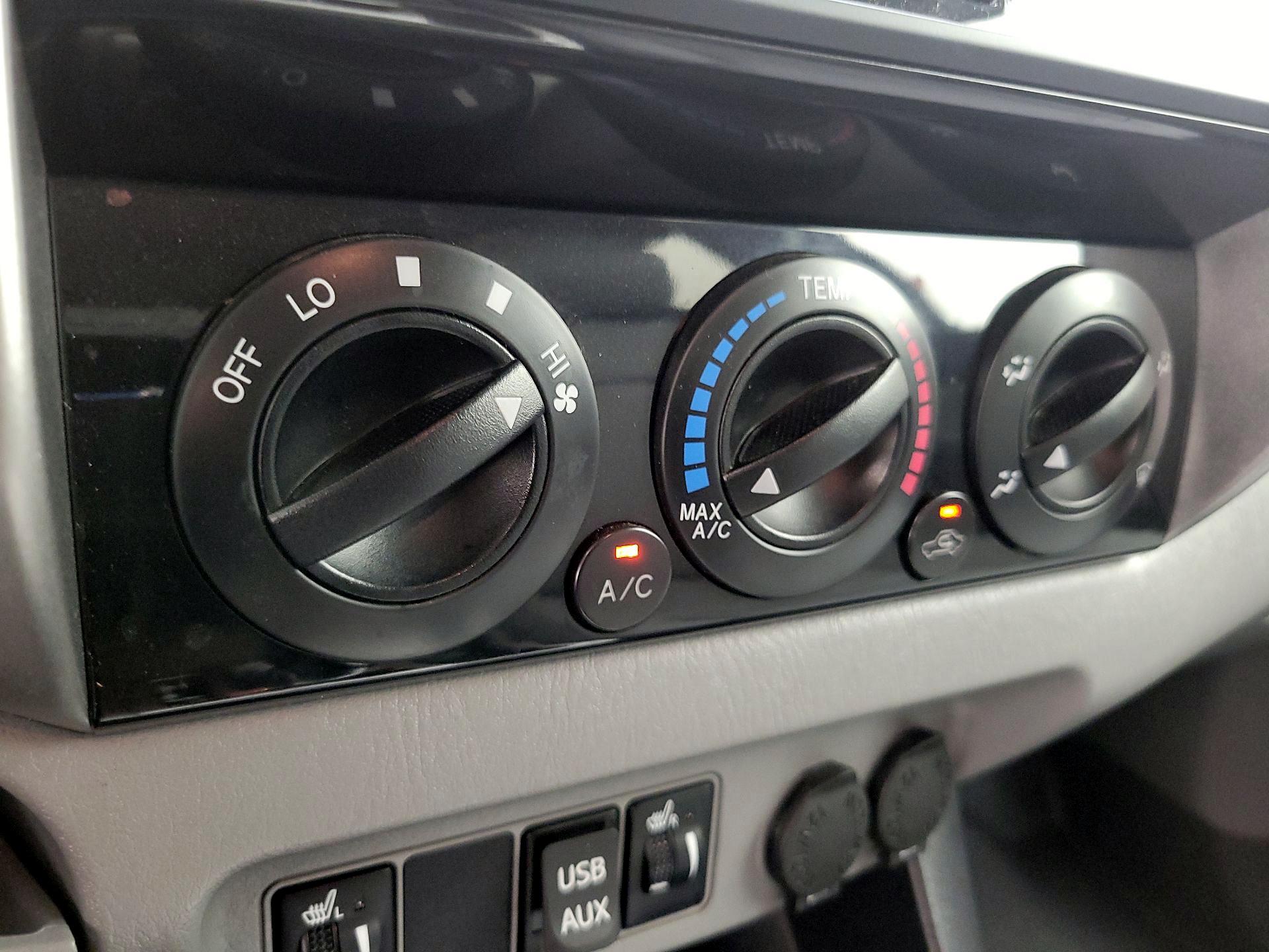 Thumbnail: 2014 Toyota Tacoma - 17