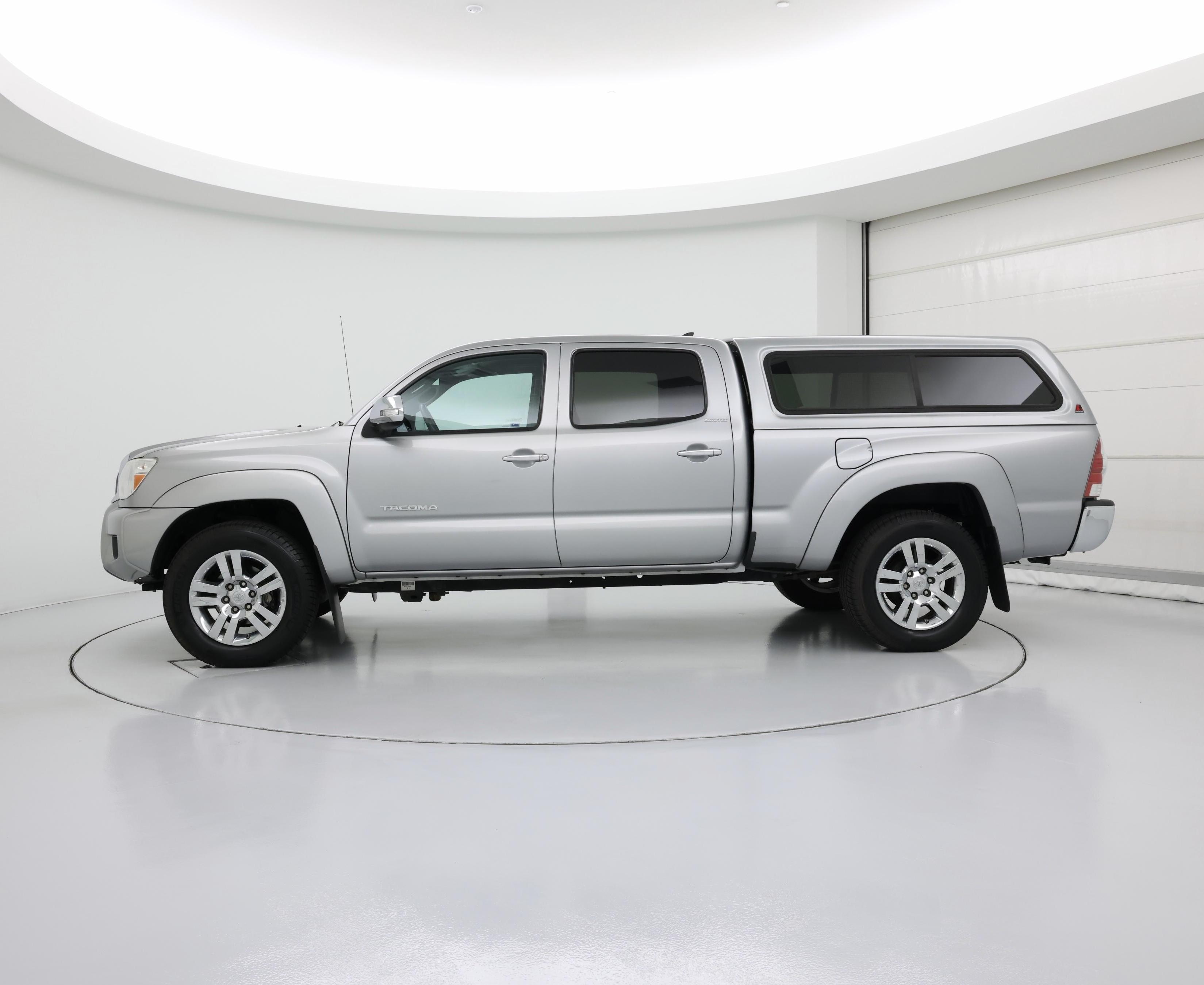 Thumbnail: 2014 Toyota Tacoma - 3
