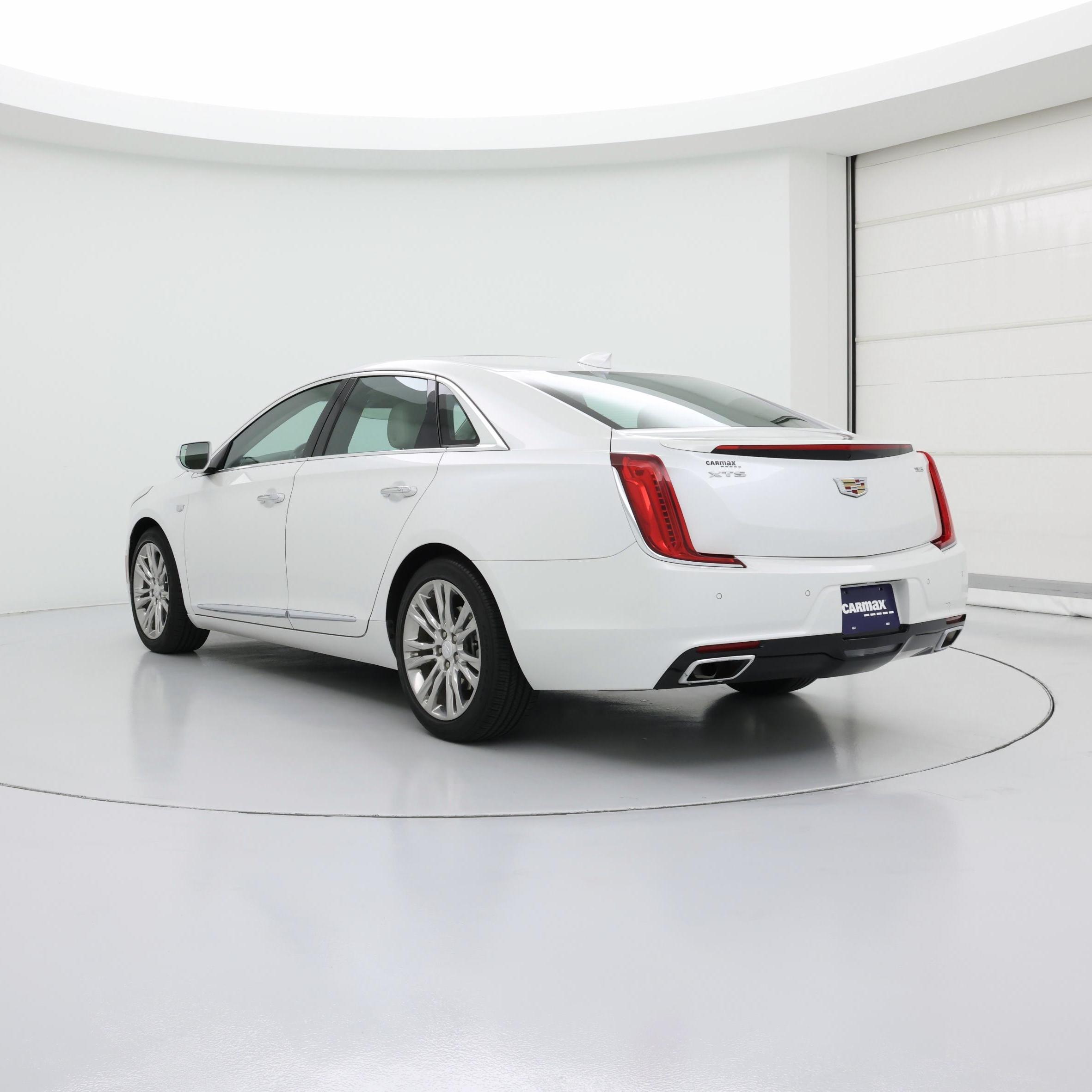 Thumbnail: 2018 Cadillac XTS - 2