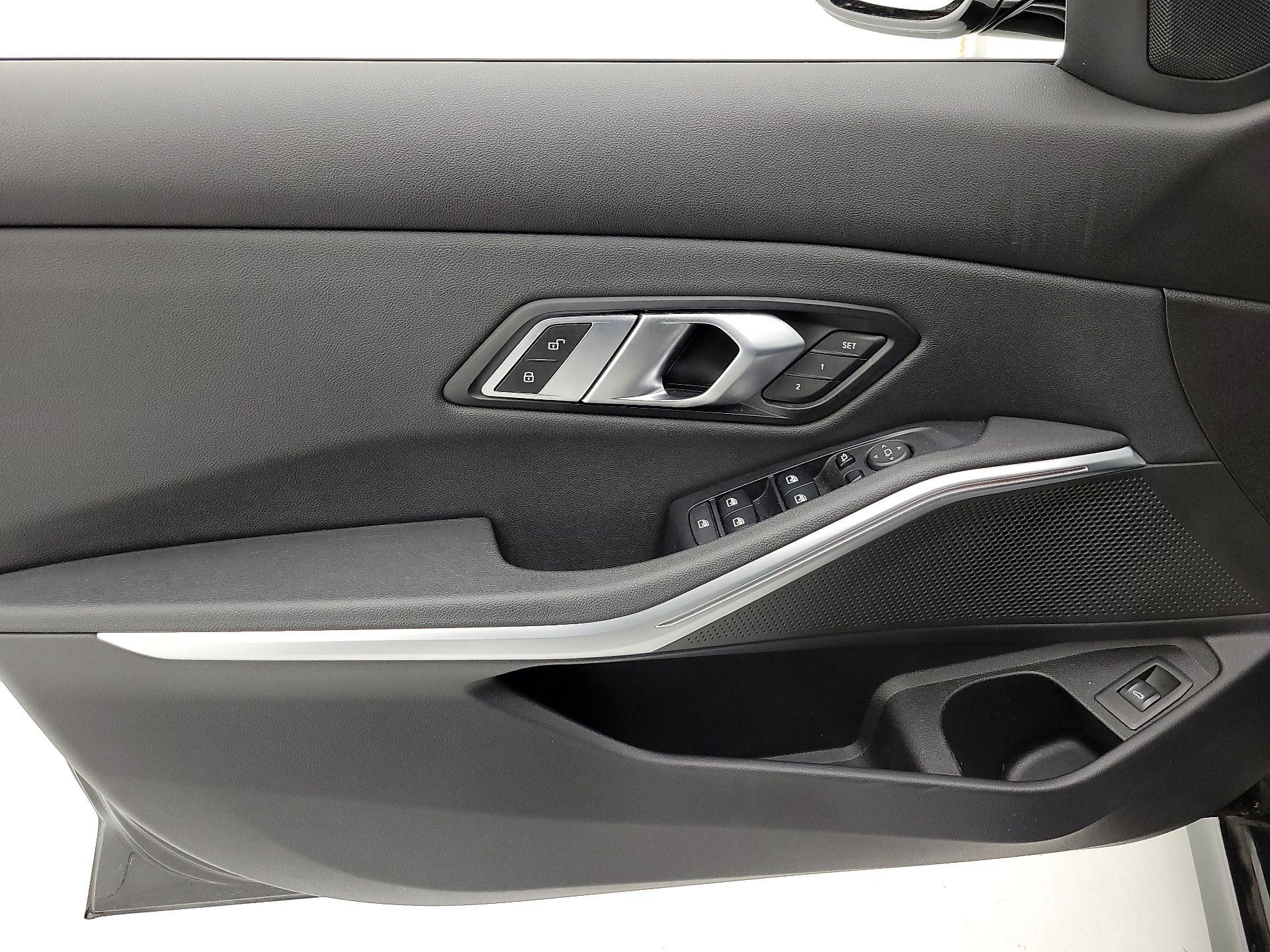 Thumbnail: 2021 BMW 3 Series - 12