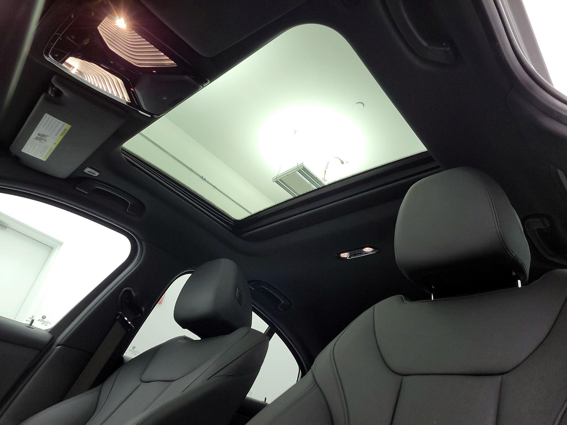 Thumbnail: 2021 BMW 3 Series - 20