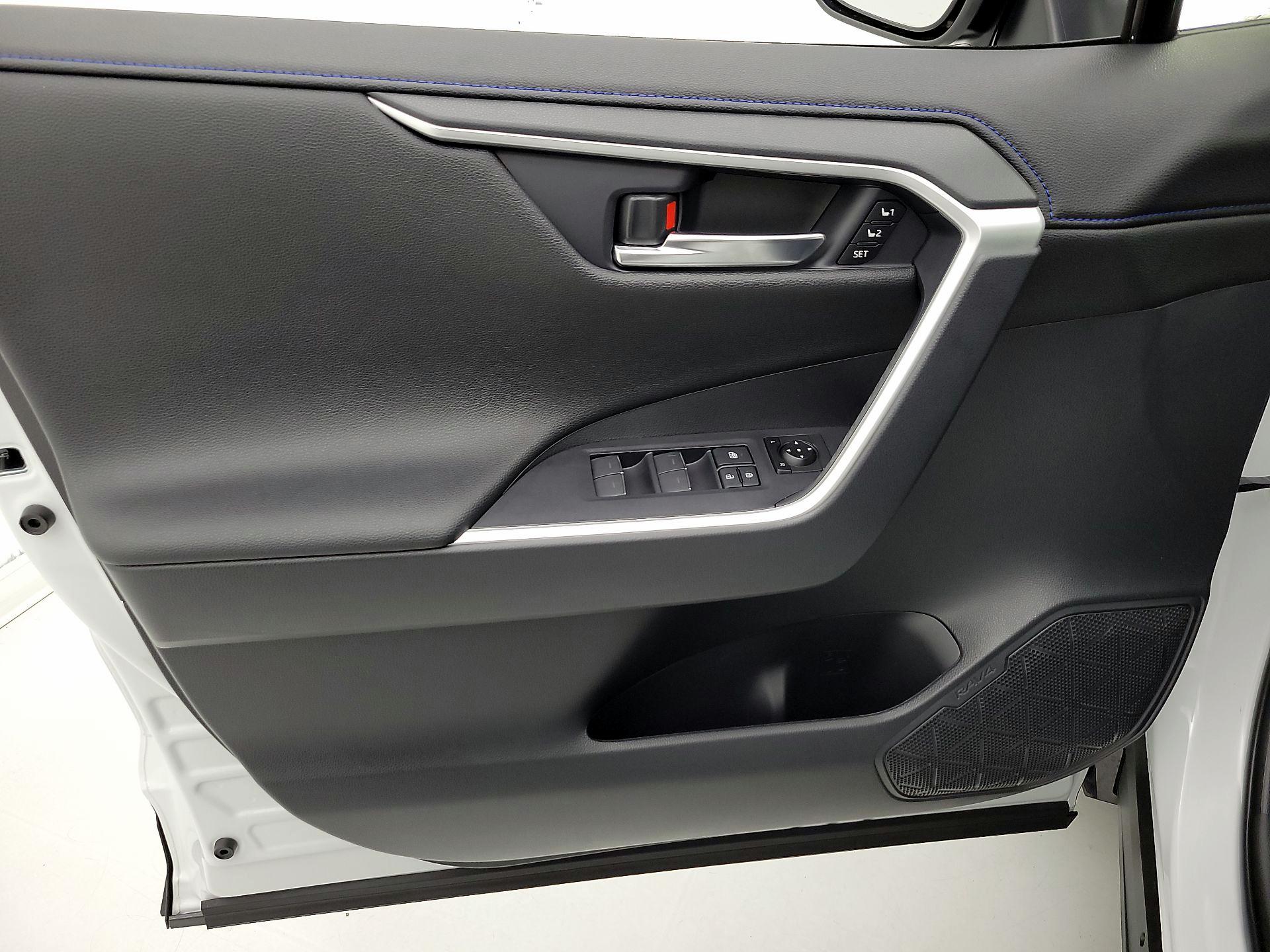 Thumbnail: 2024 Toyota RAV4 - 12