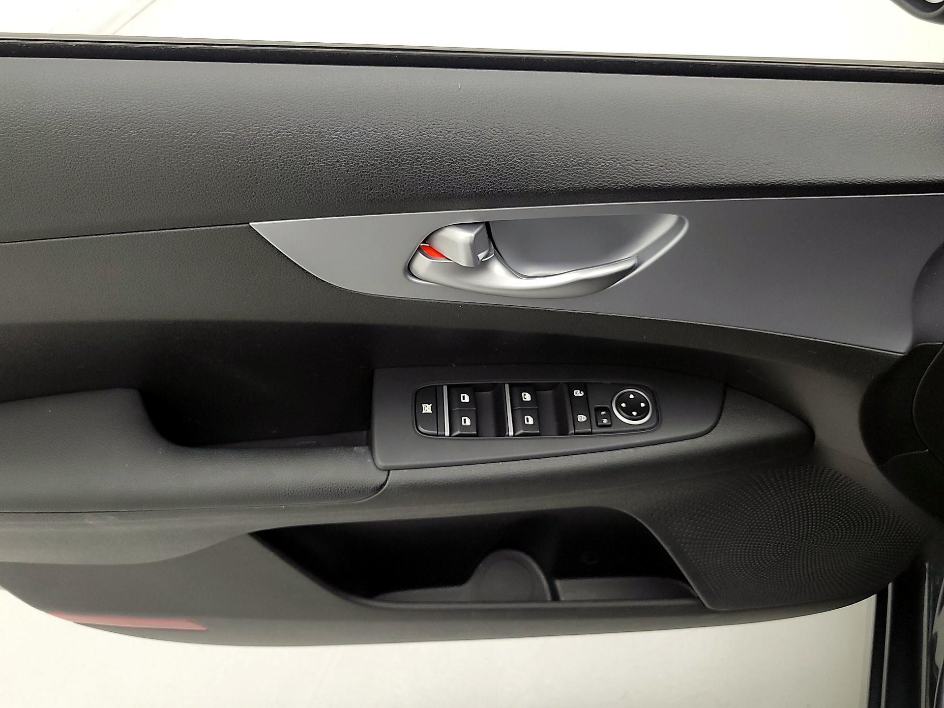Thumbnail: 2023 Kia Forte - 12