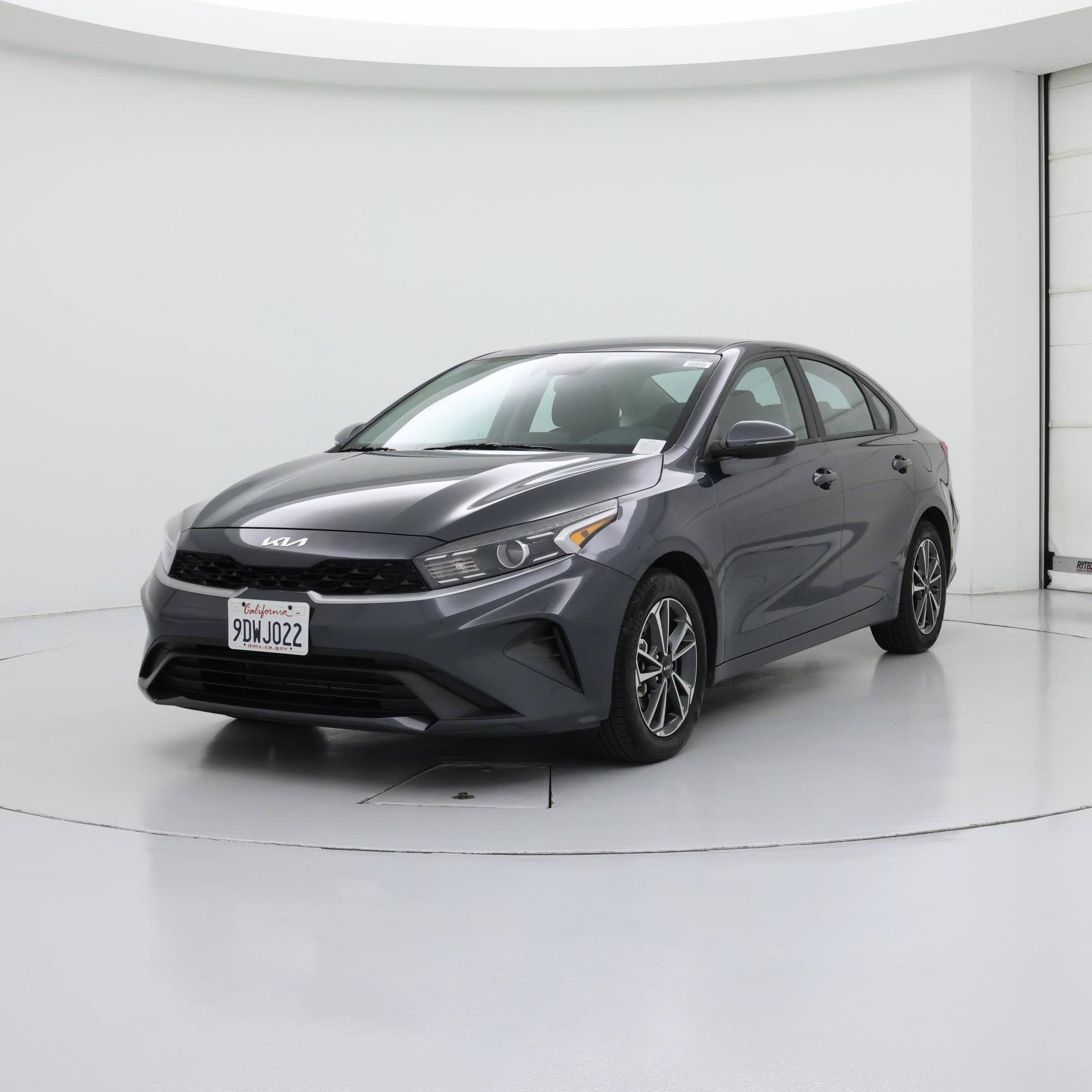 Thumbnail: 2023 Kia Forte - 4