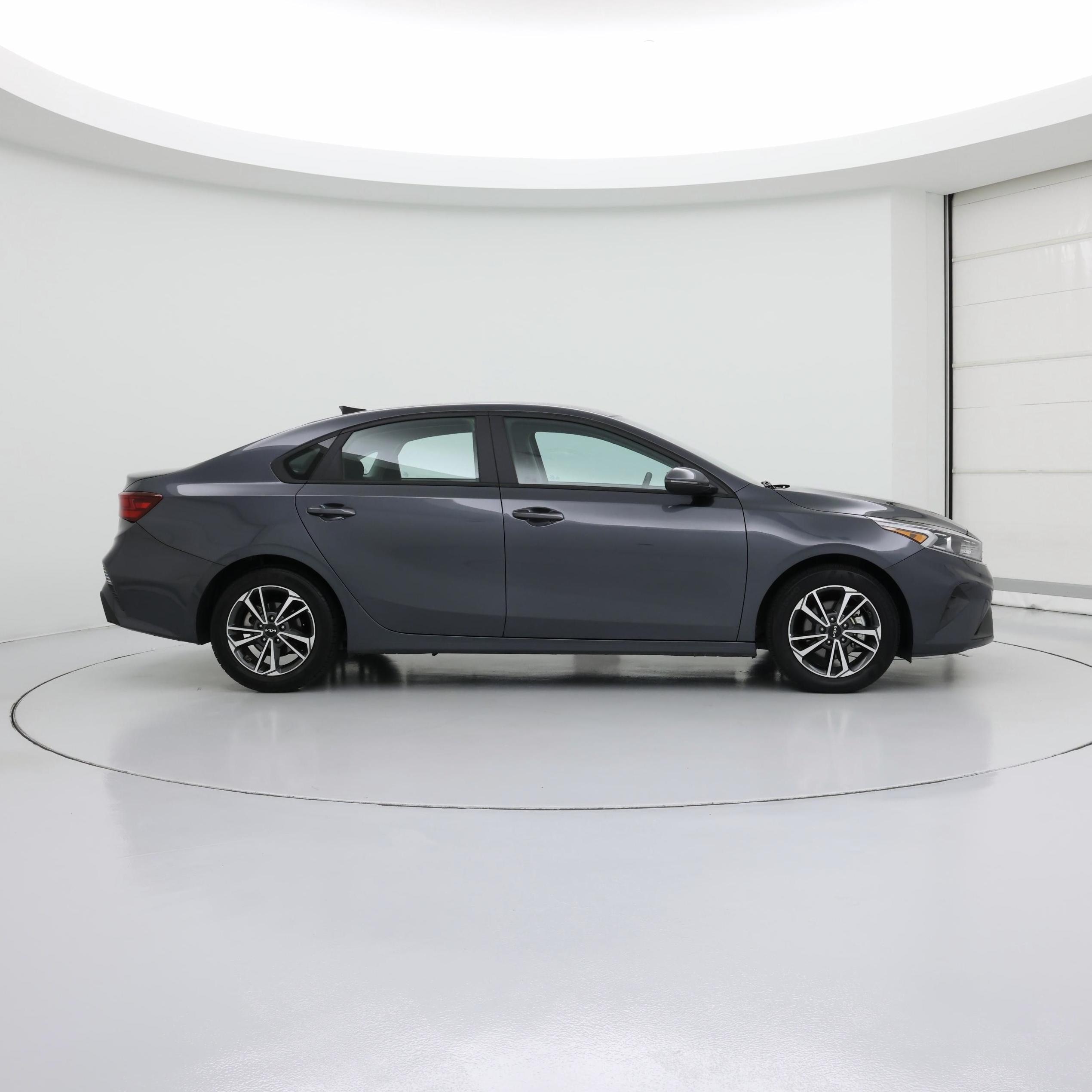 Thumbnail: 2023 Kia Forte - 7