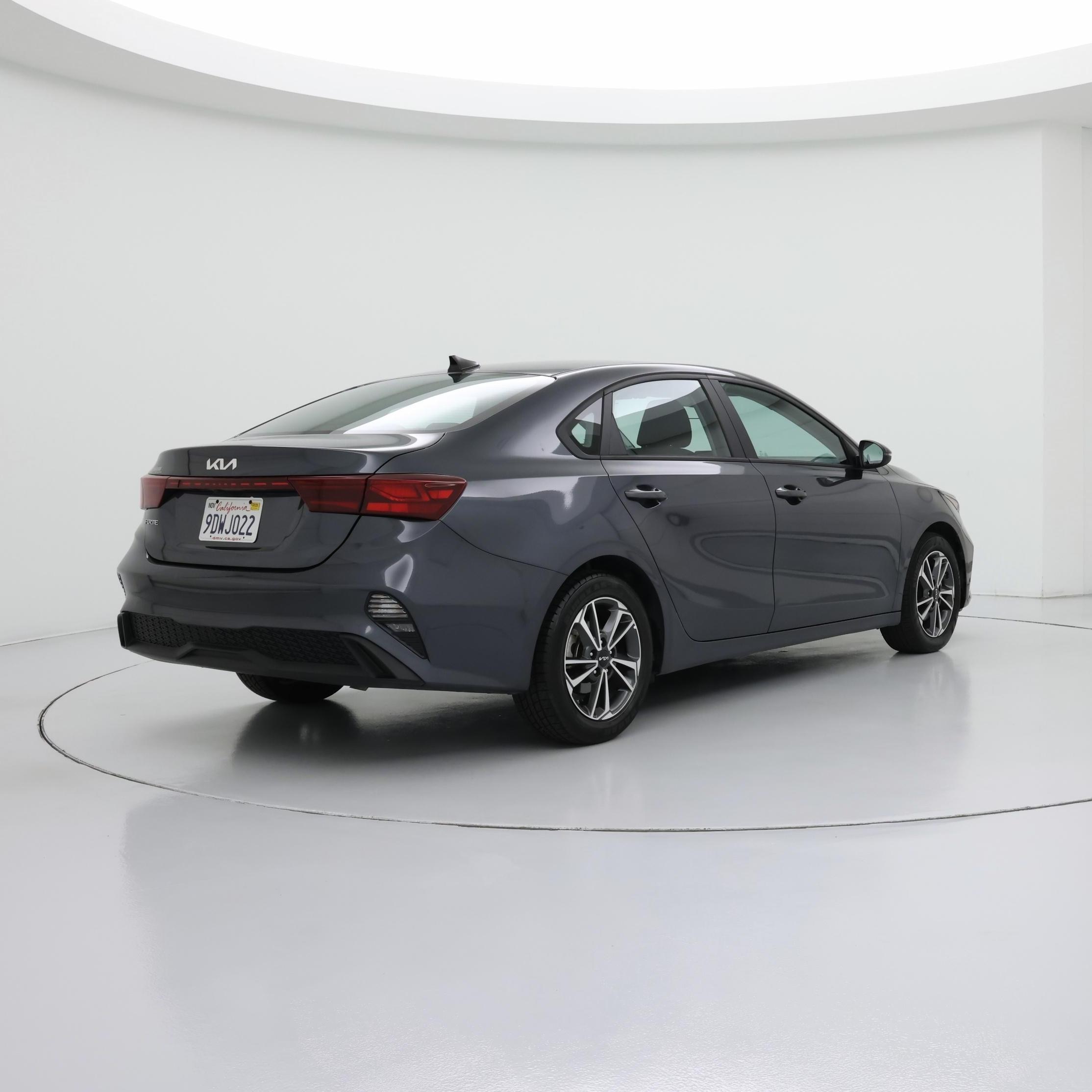 Thumbnail: 2023 Kia Forte - 8