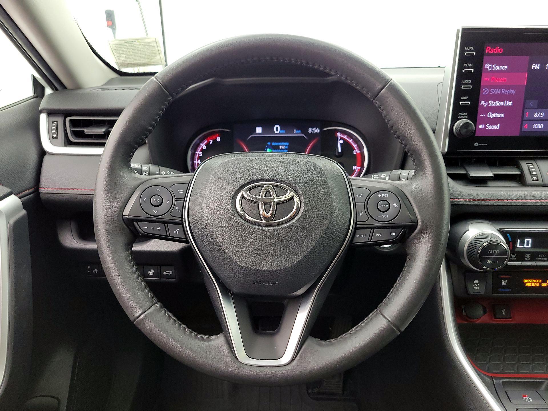 Thumbnail: 2022 Toyota RAV4 - 10