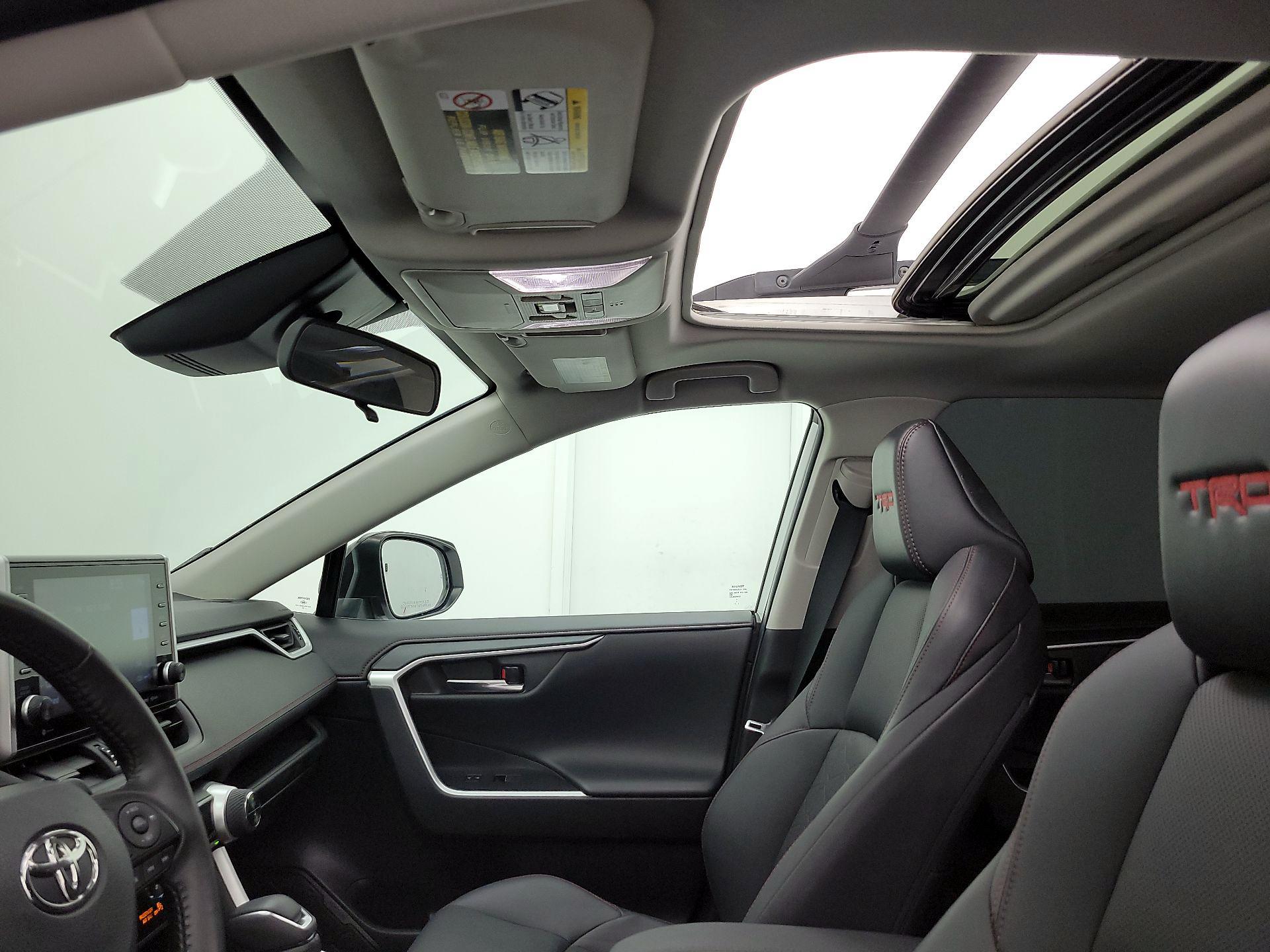 Thumbnail: 2022 Toyota RAV4 - 19
