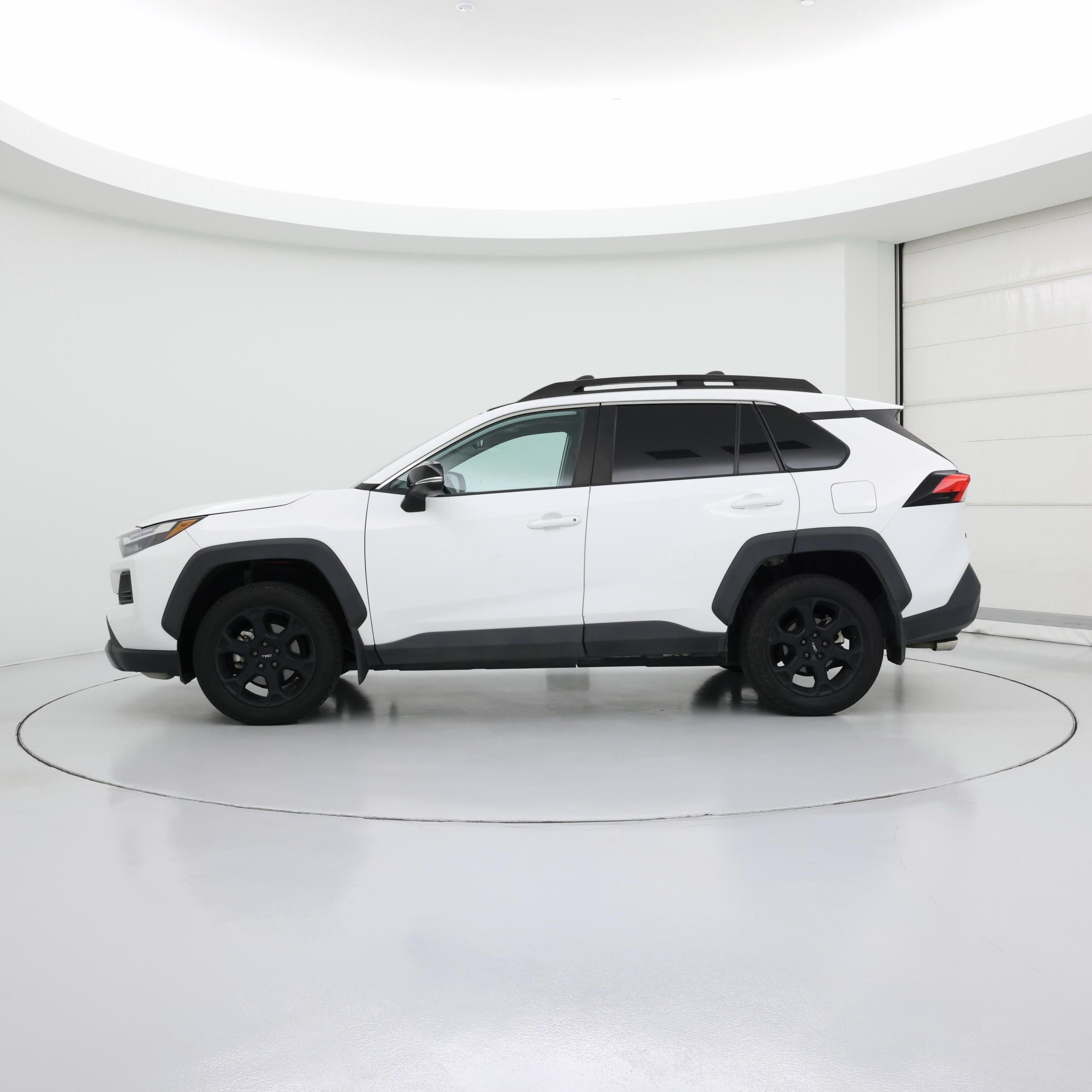 Thumbnail: 2022 Toyota RAV4 - 3