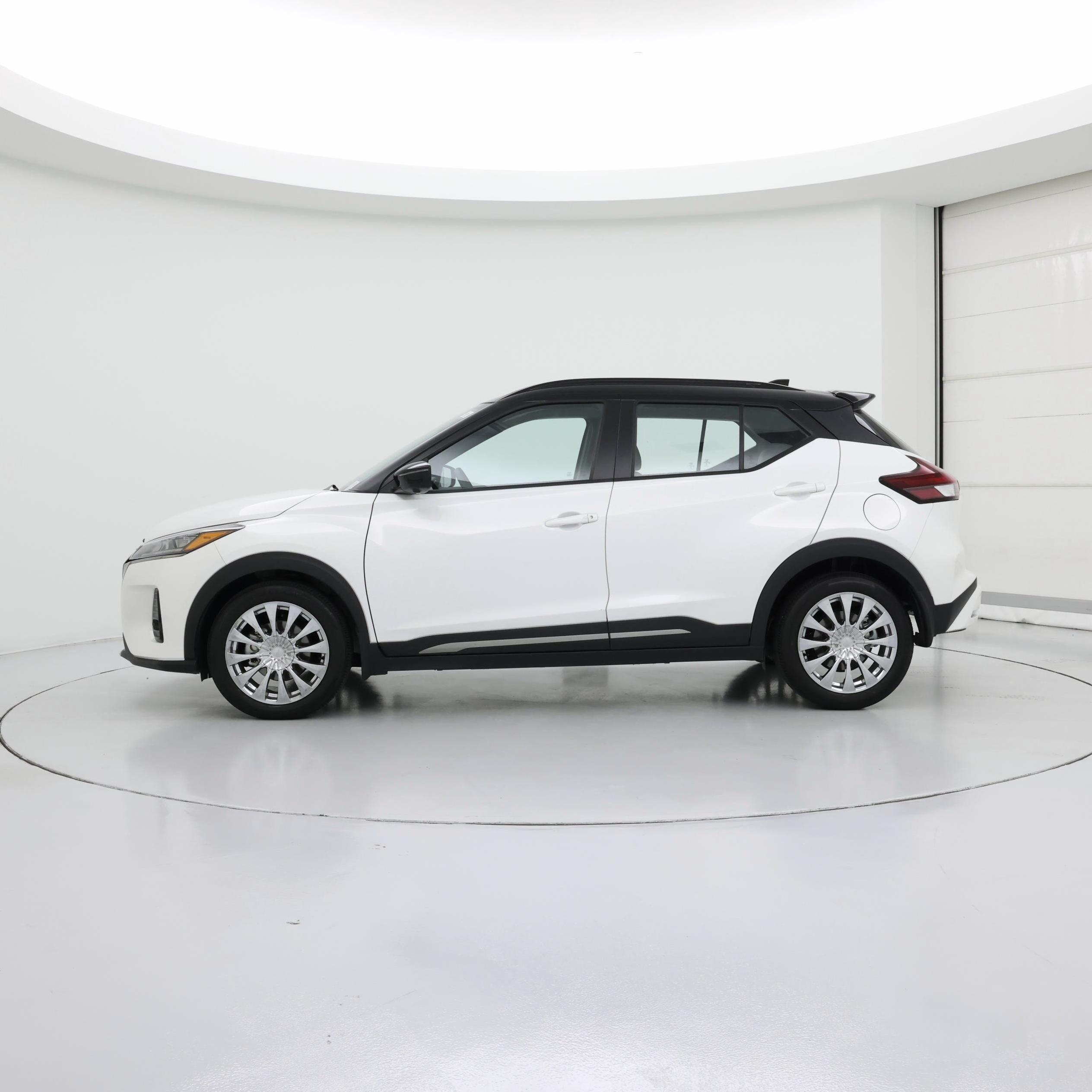 Thumbnail: 2022 Nissan Kicks - 3