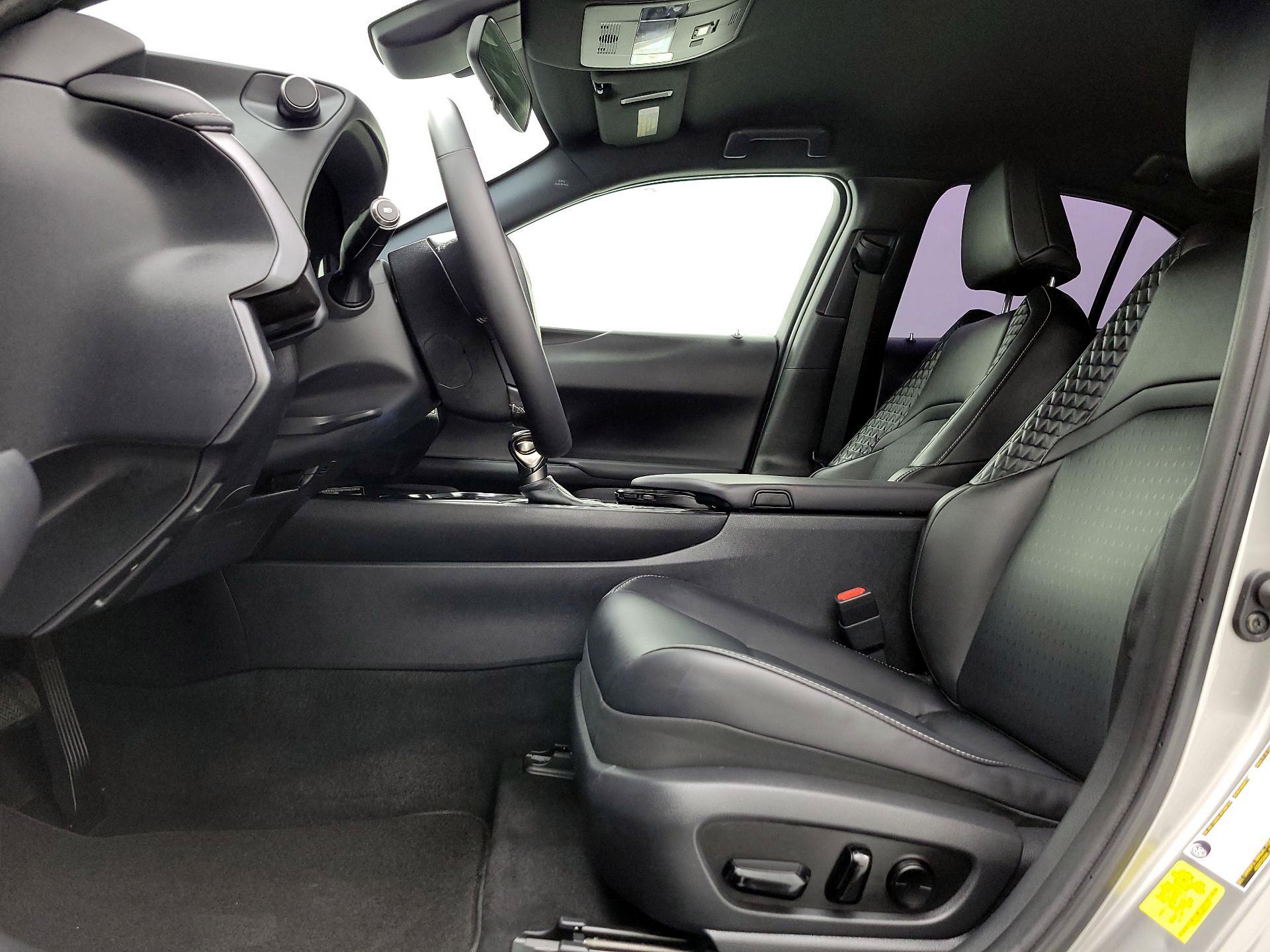 Thumbnail: 2021 Lexus UX - 11