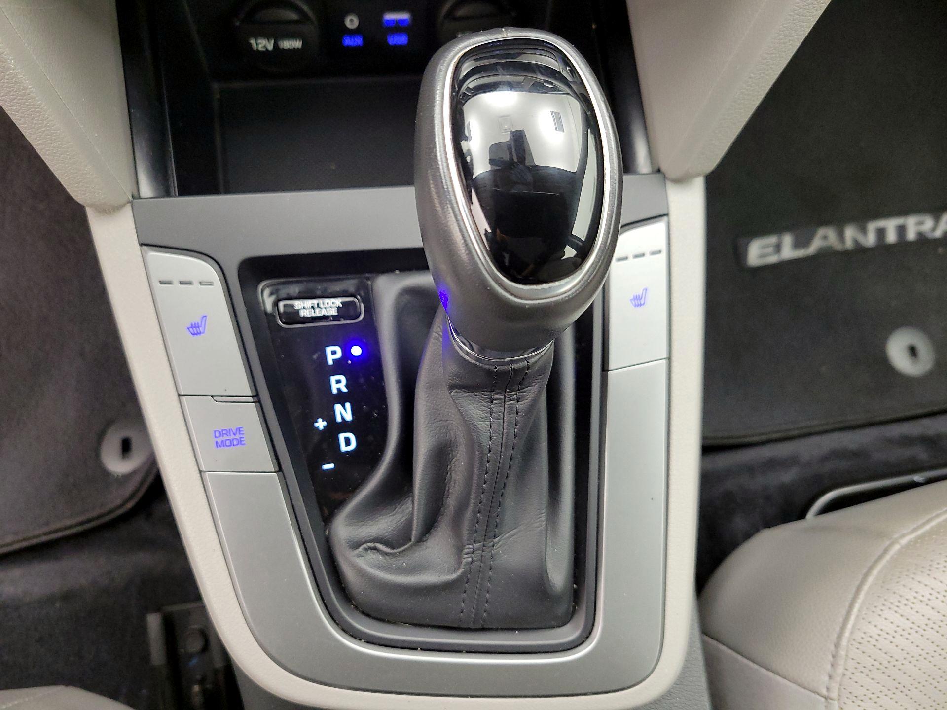 Thumbnail: 2017 Hyundai Elantra - 18