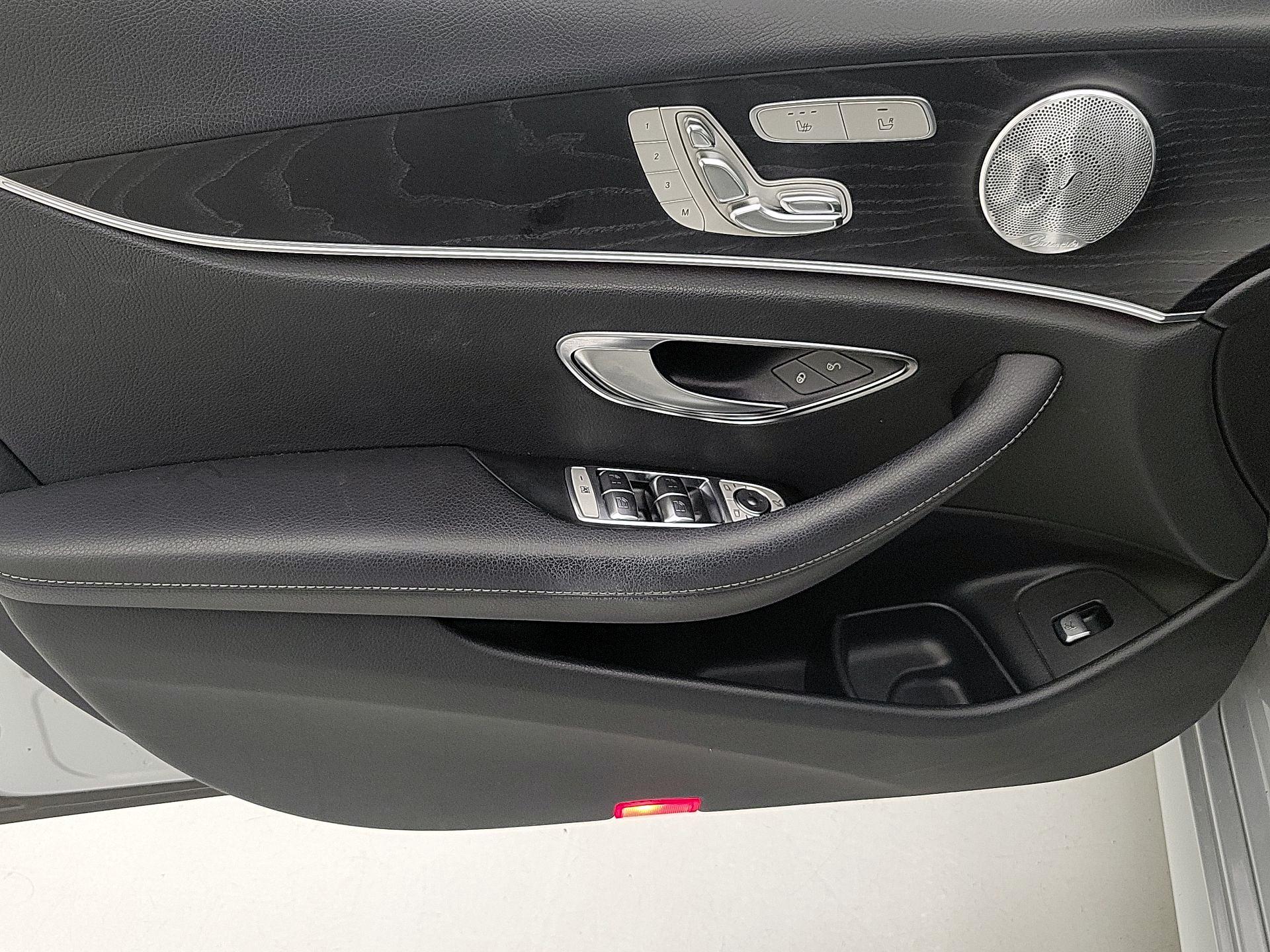 Thumbnail: 2019 Mercedes-Benz E-Class - 12