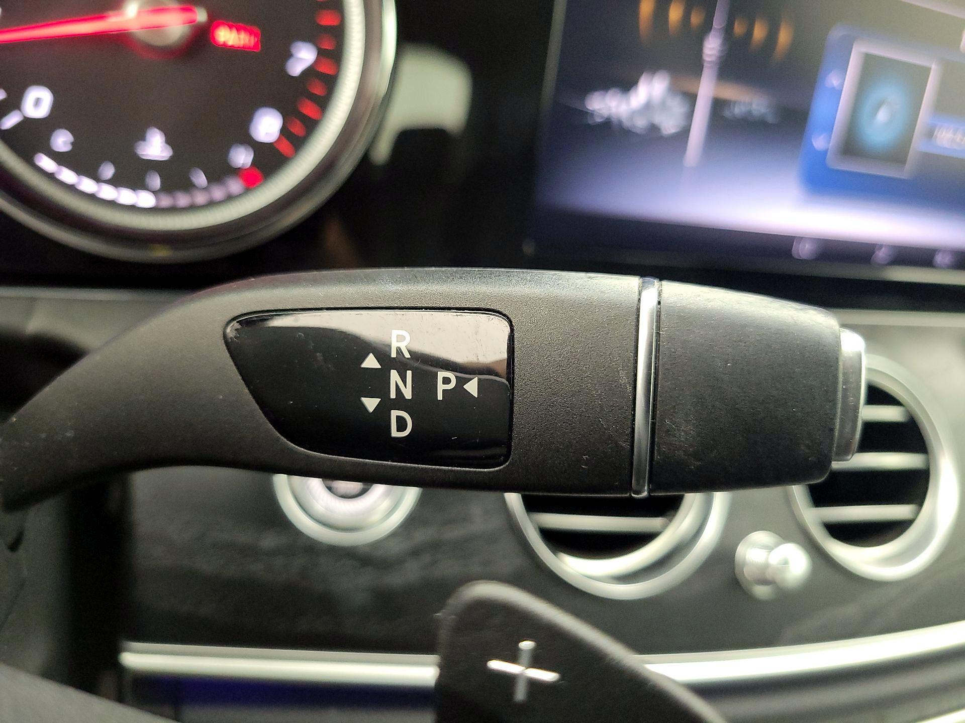 Thumbnail: 2019 Mercedes-Benz E-Class - 18