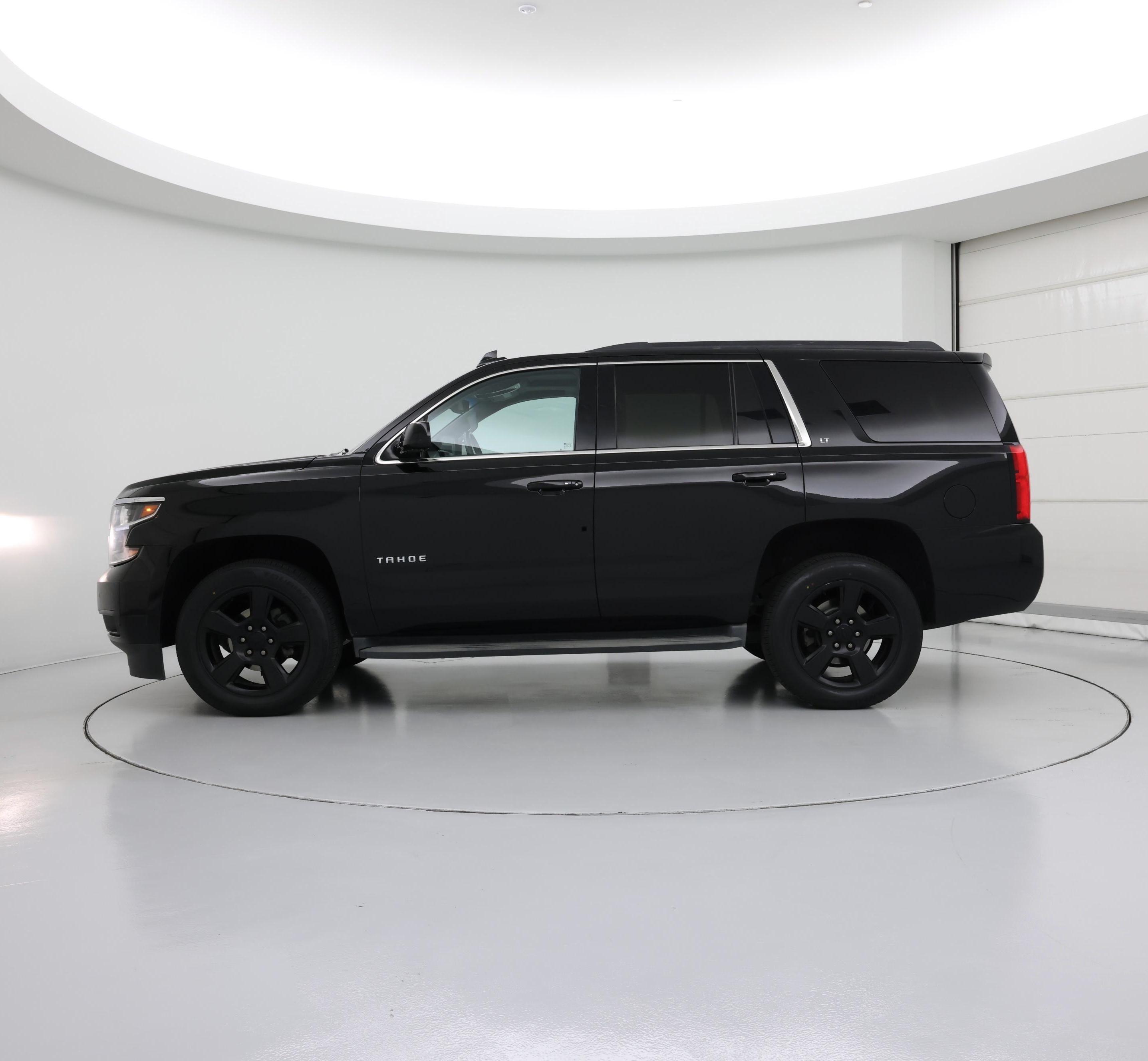 Thumbnail: 2017 Chevrolet Tahoe - 3