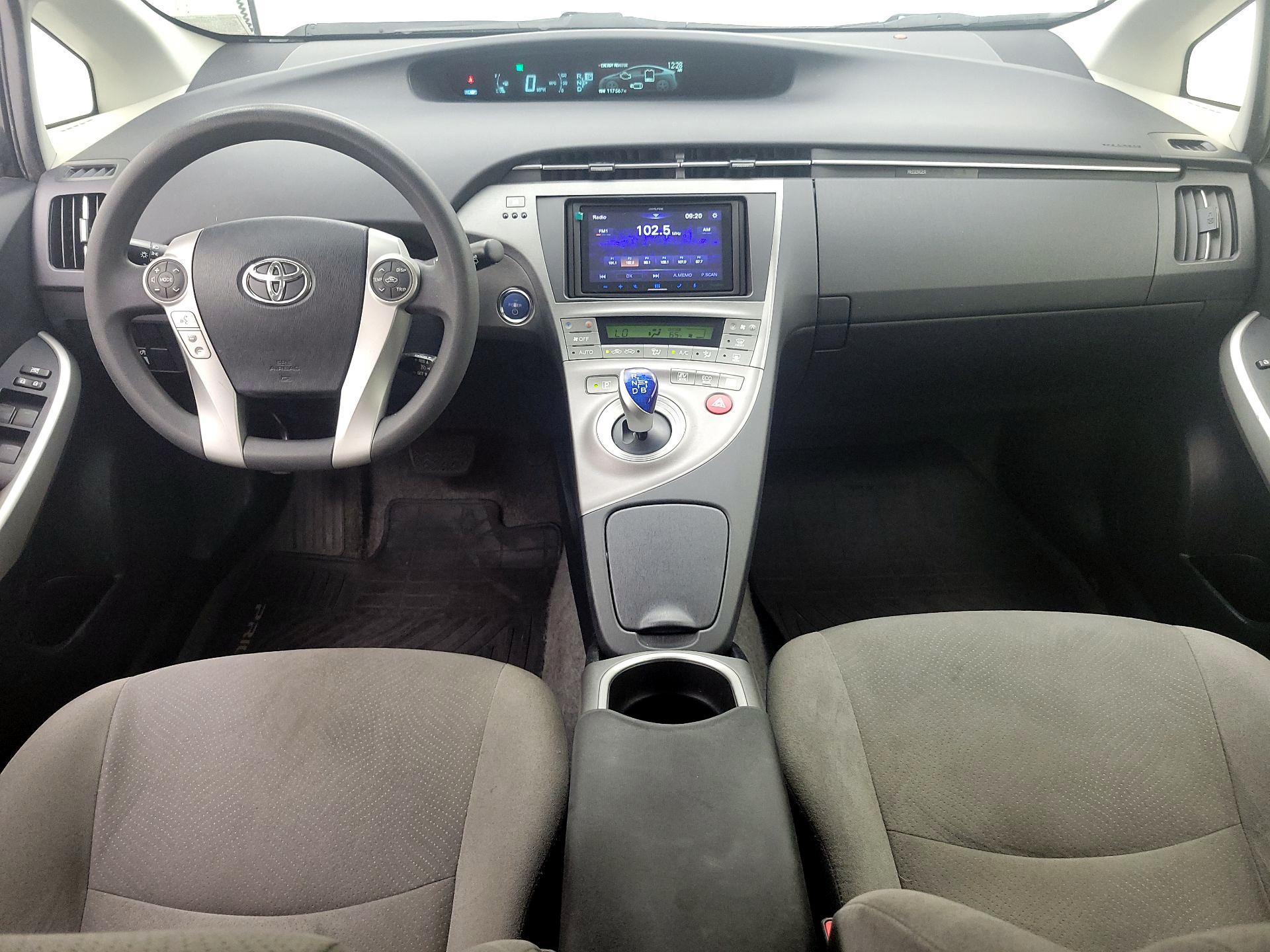 Thumbnail: 2015 Toyota Prius - 9