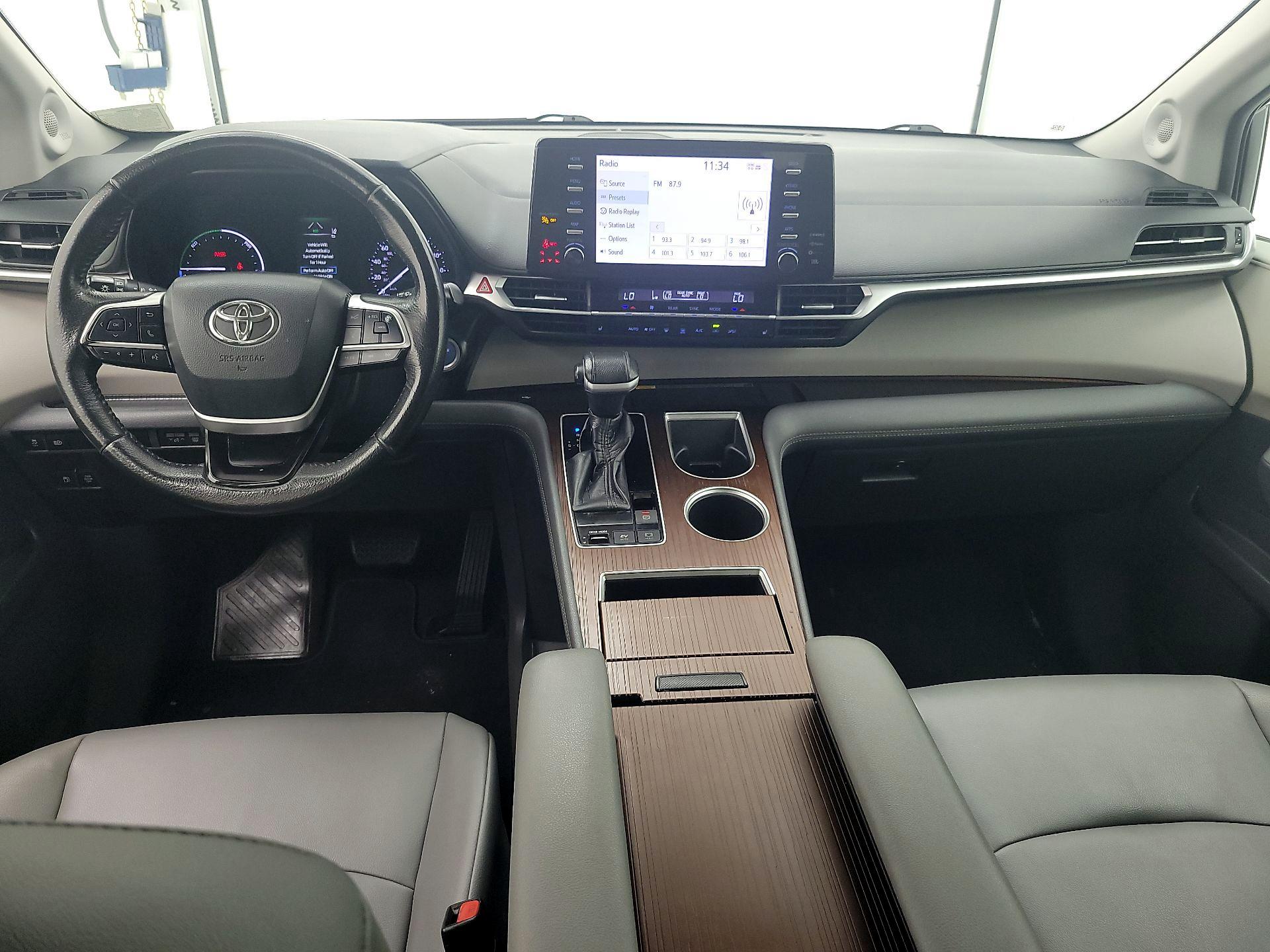 Thumbnail: 2021 Toyota Sienna - 9