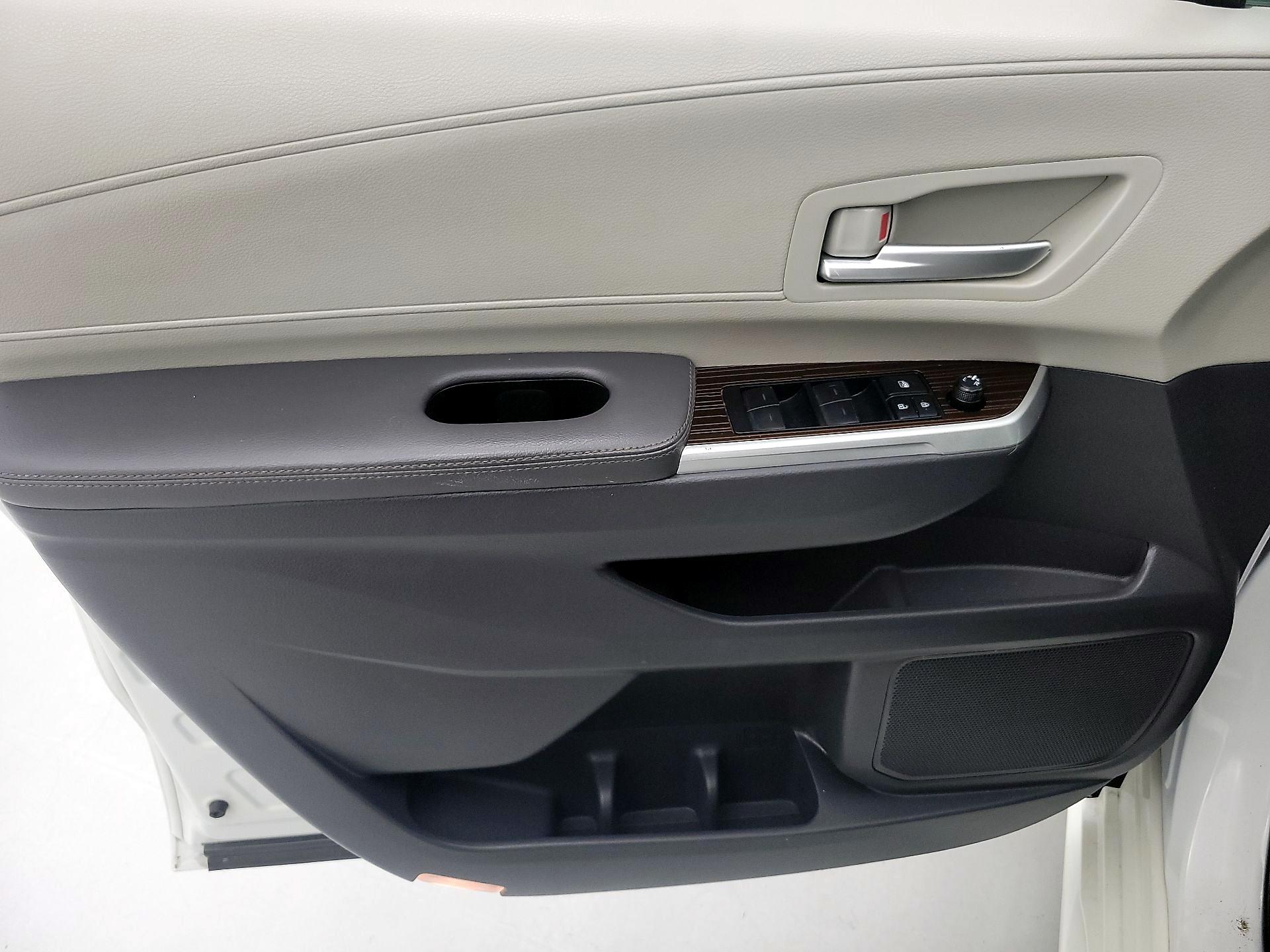 Thumbnail: 2021 Toyota Sienna - 12
