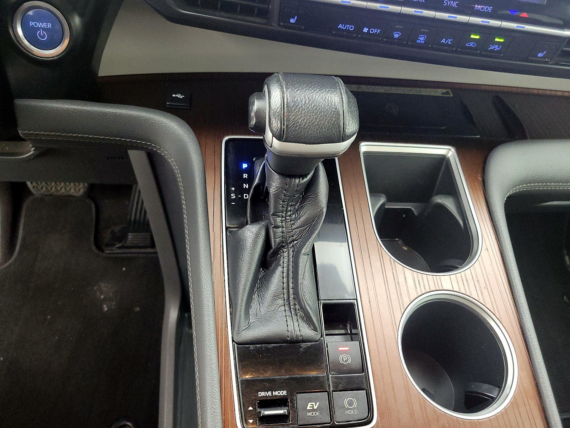 Thumbnail: 2021 Toyota Sienna - 17