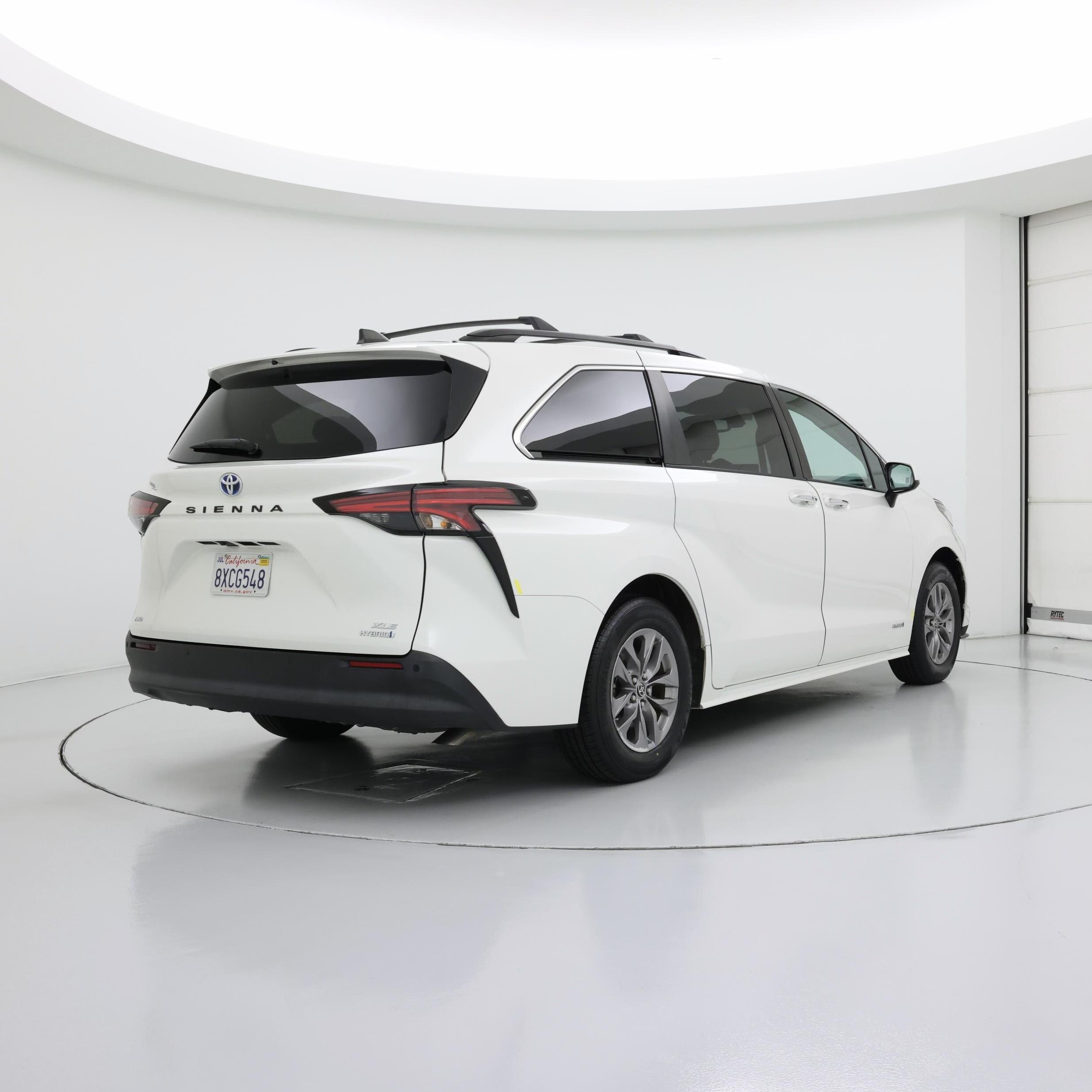 Thumbnail: 2021 Toyota Sienna - 8