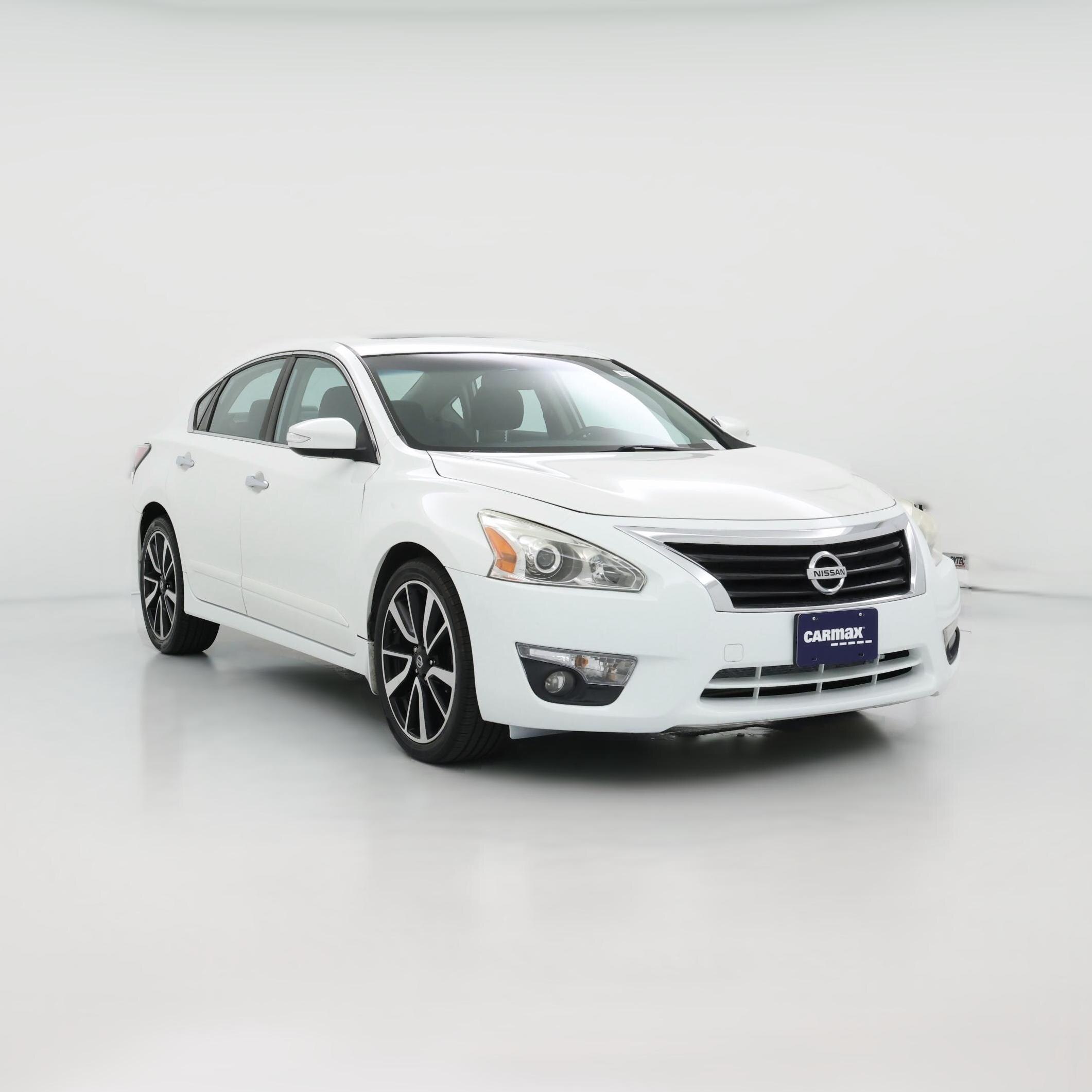 Thumbnail: 2015 Nissan Altima - 1