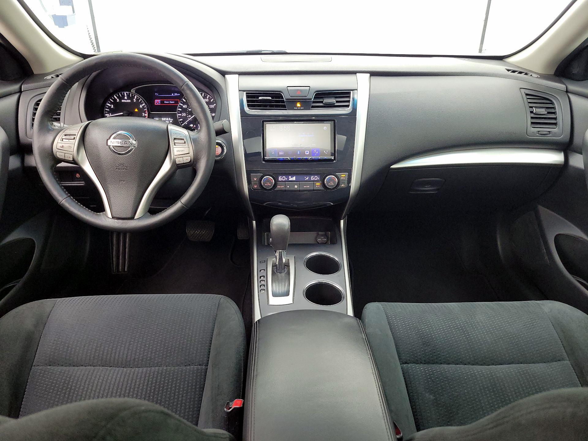 Thumbnail: 2015 Nissan Altima - 9