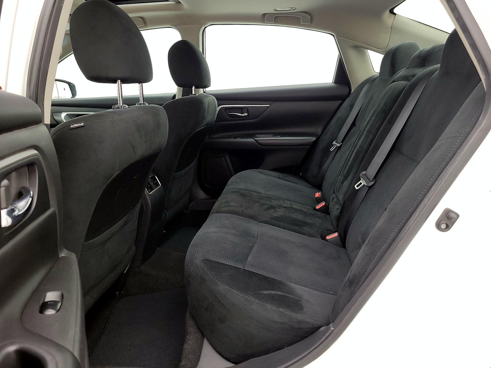 Thumbnail: 2015 Nissan Altima - 20