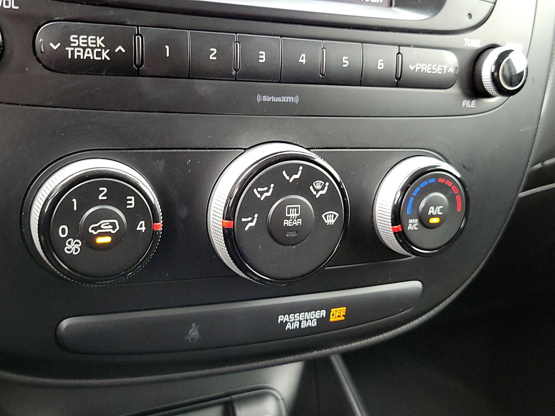 Thumbnail: 2017 Kia Soul - 15