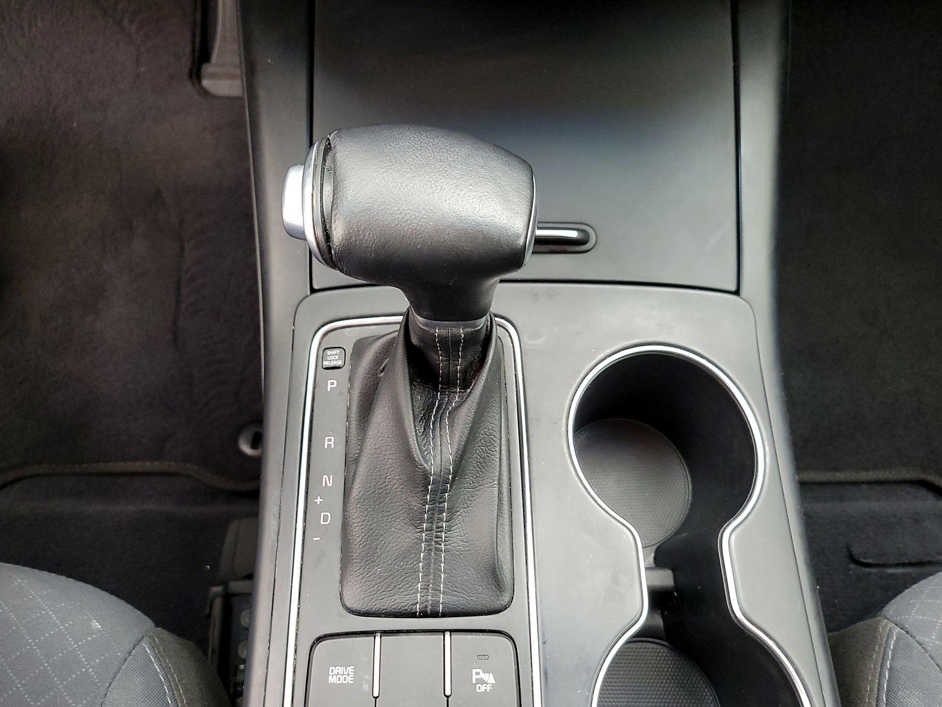 Thumbnail: 2019 Kia Sorento - 17