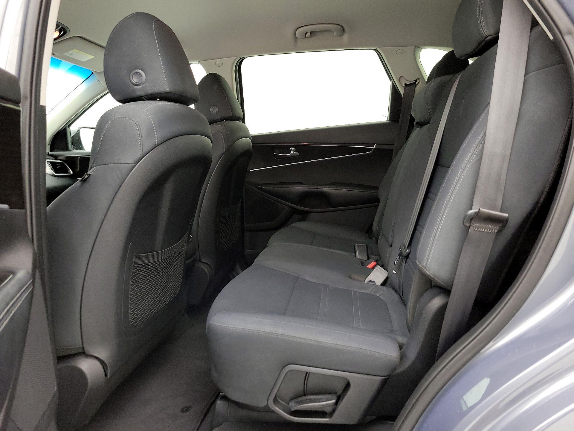 Thumbnail: 2019 Kia Sorento - 19