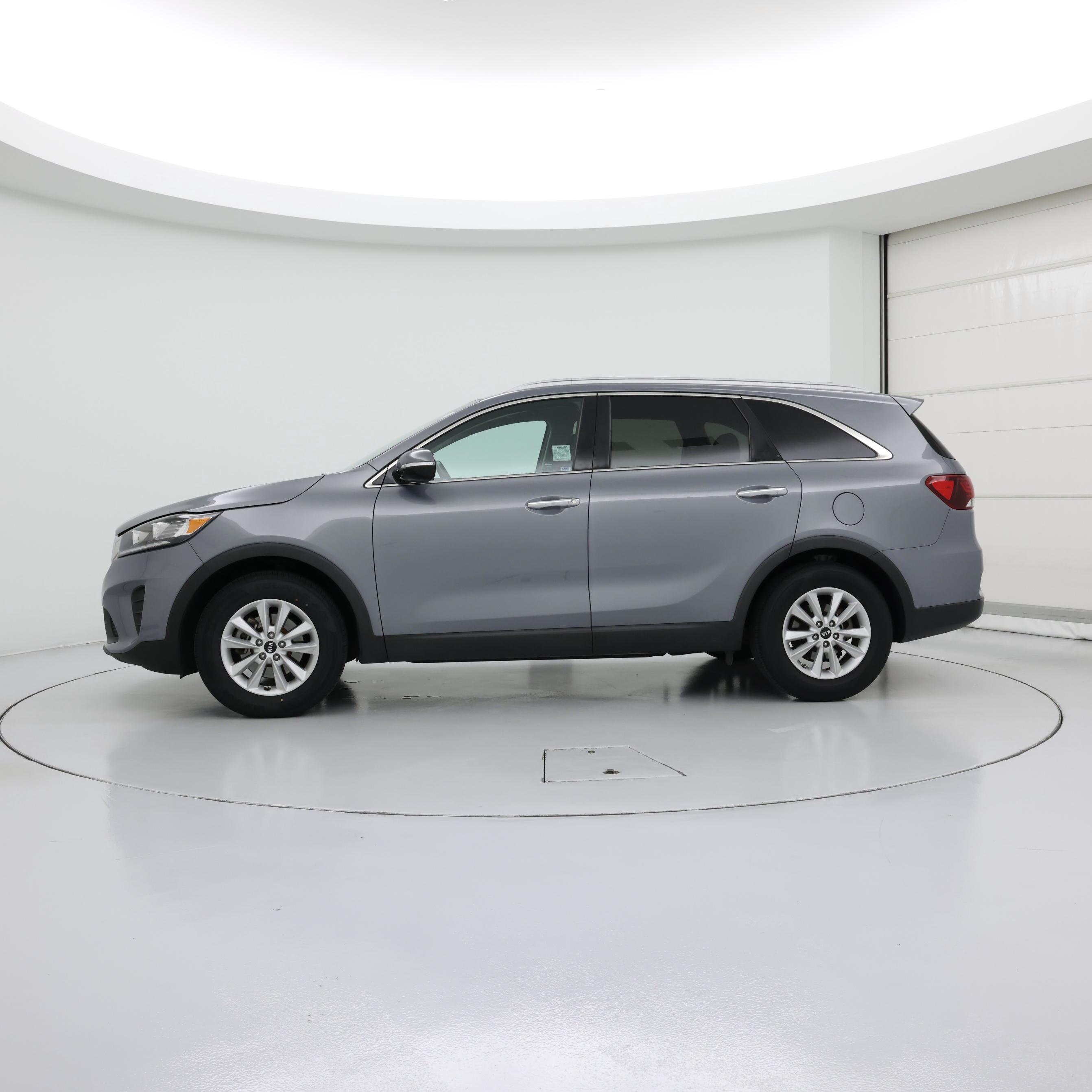 Thumbnail: 2019 Kia Sorento - 3