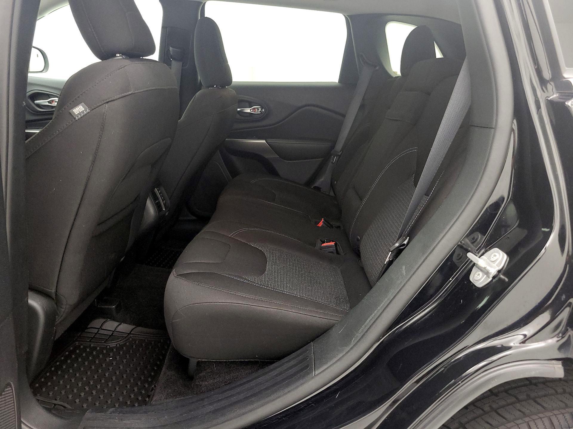 Thumbnail: 2019 Jeep Cherokee - 19