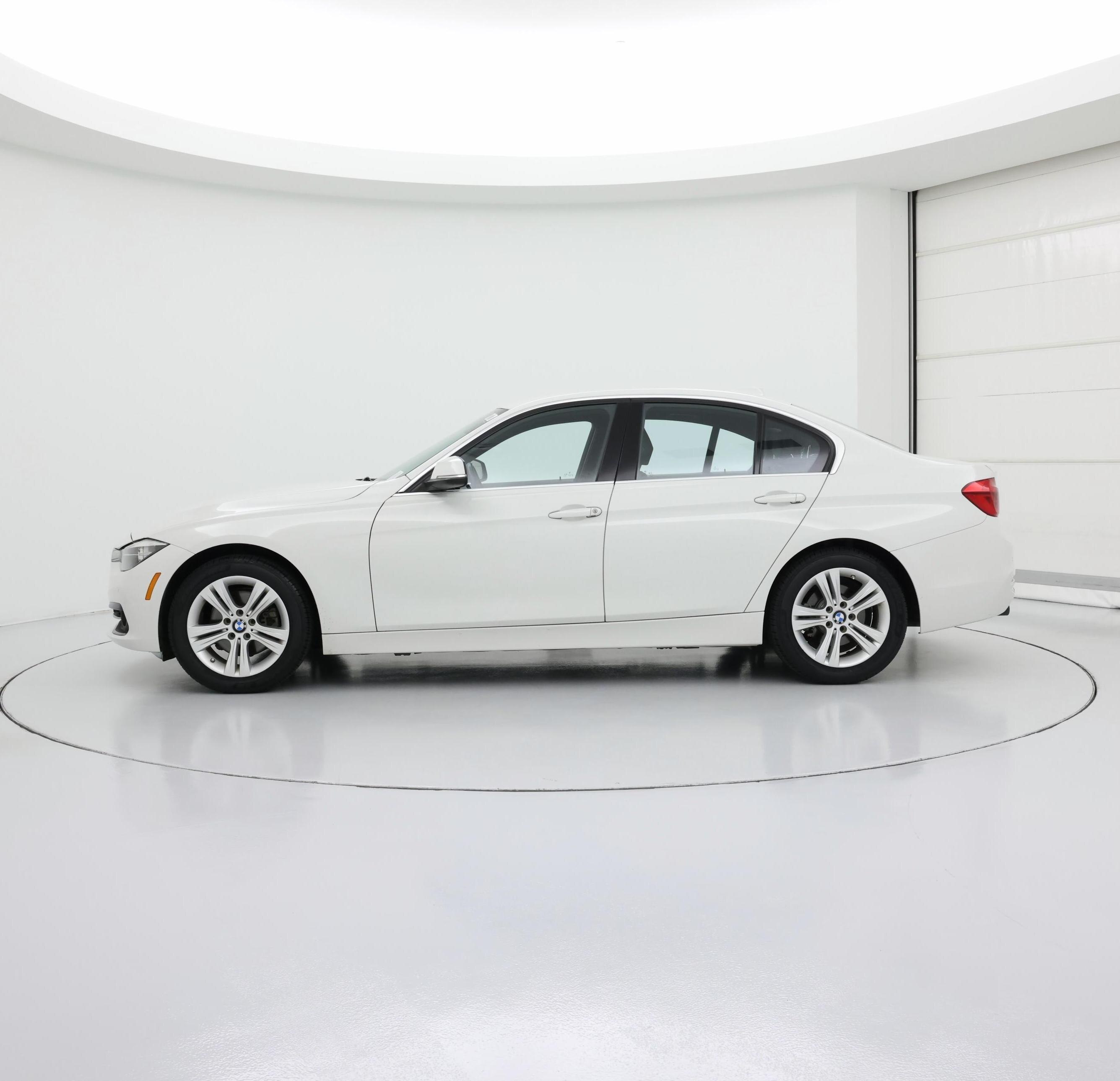 Thumbnail: 2017 BMW 3 Series - 3
