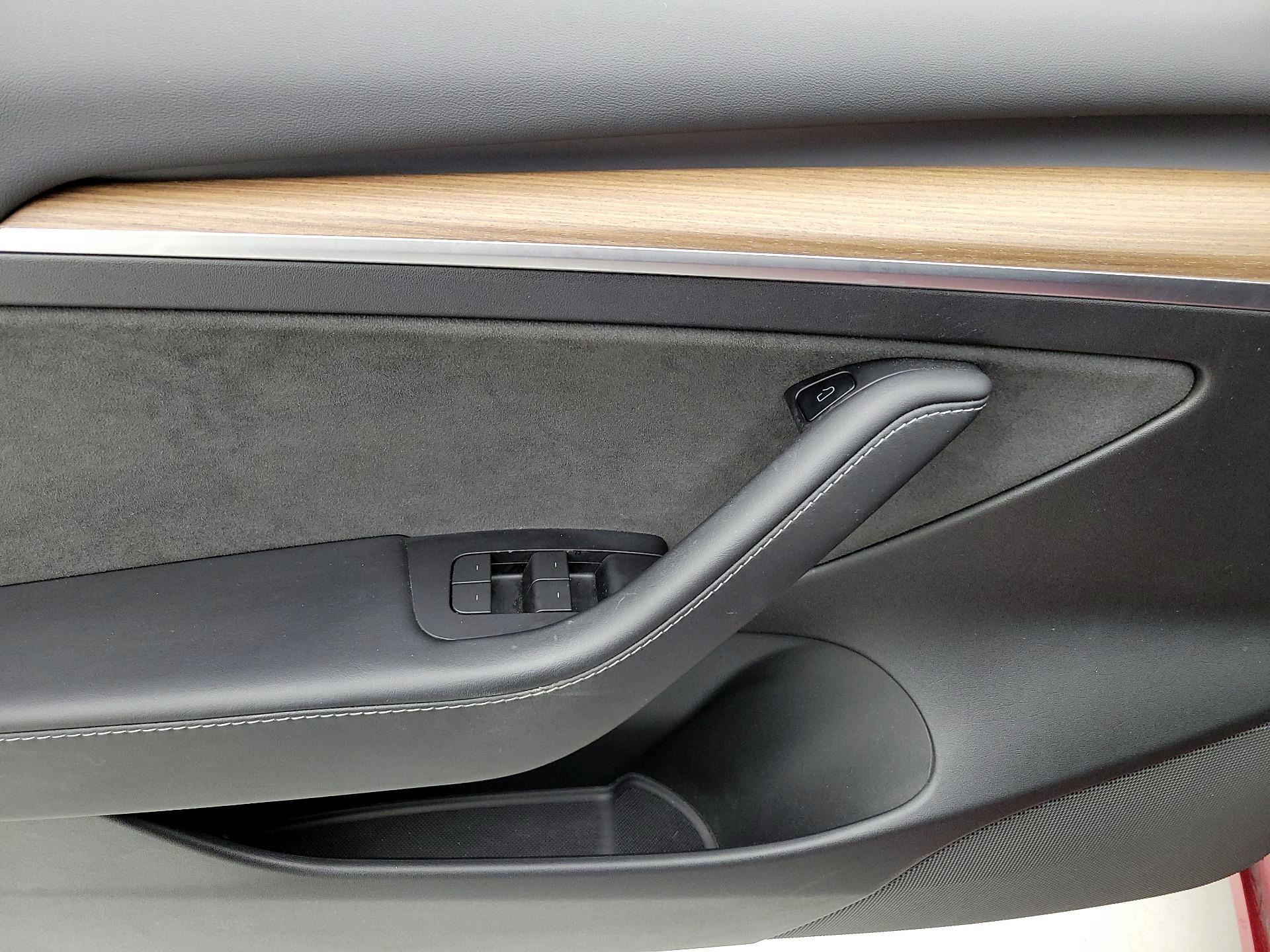 Thumbnail: 2022 Tesla Model 3 - 12