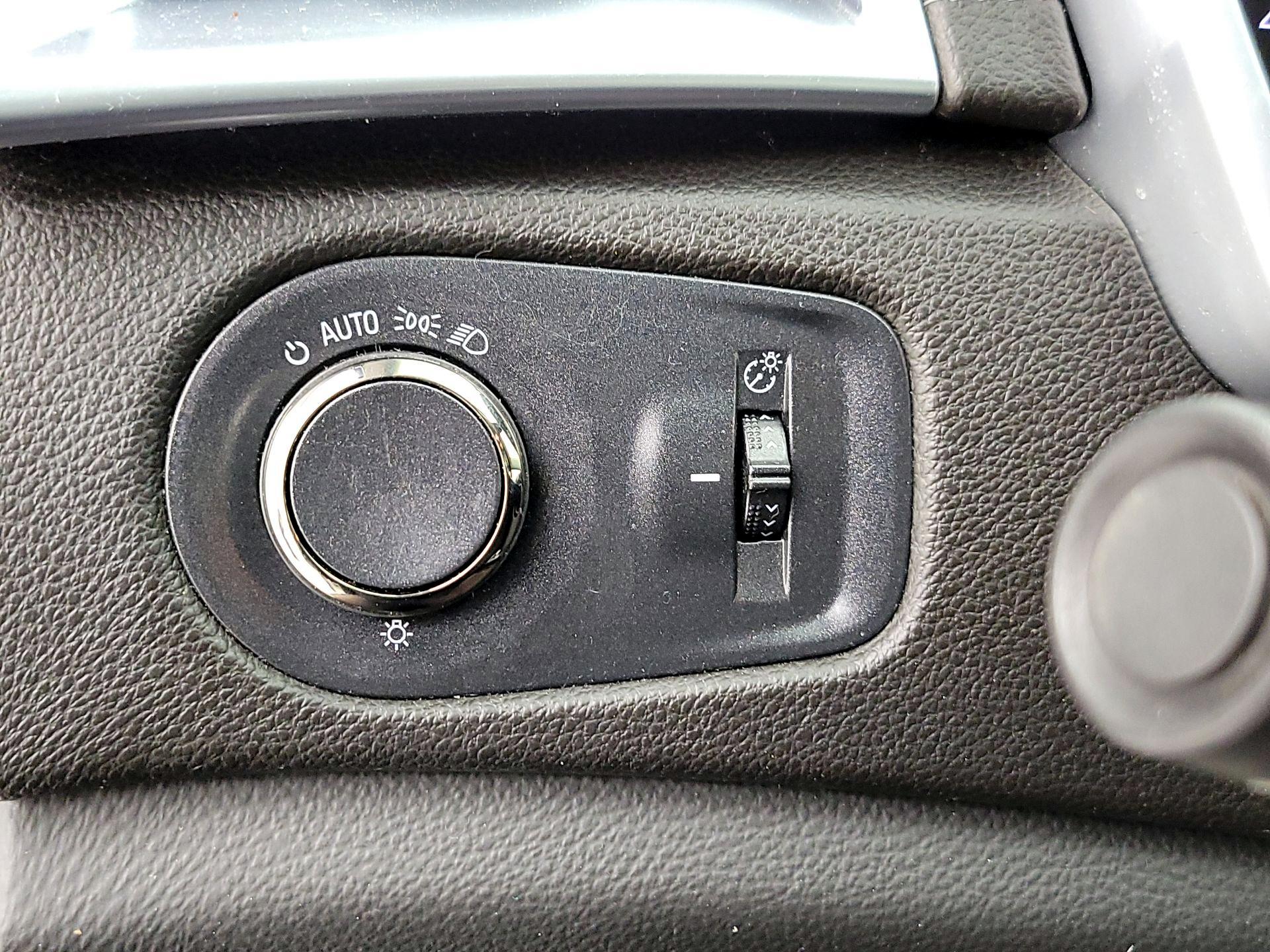 Thumbnail: 2014 Cadillac SRX - 13