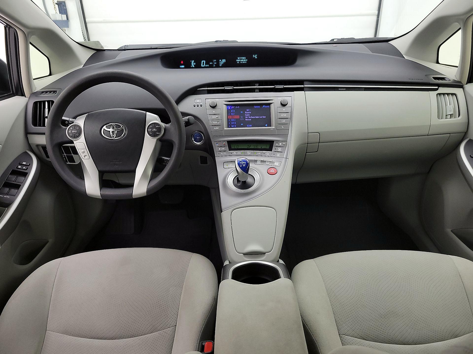 Thumbnail: 2015 Toyota Prius - 9