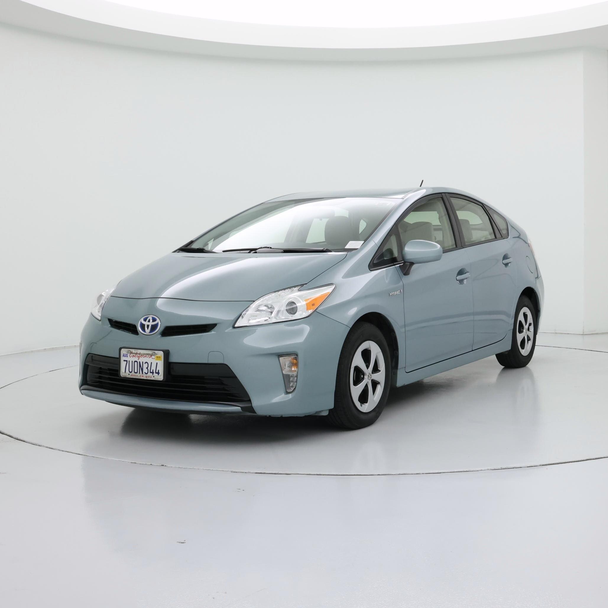 Thumbnail: 2015 Toyota Prius - 4