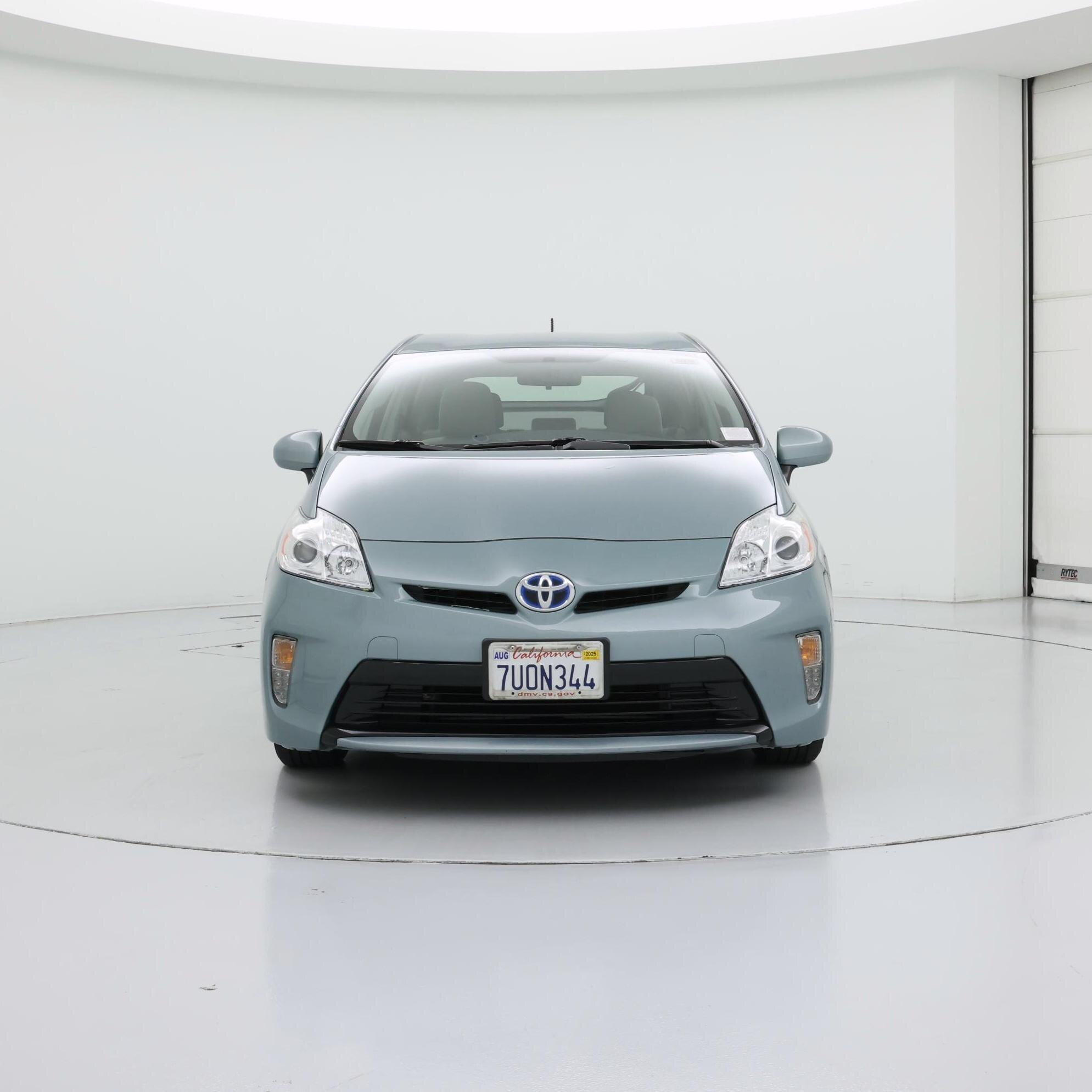 Thumbnail: 2015 Toyota Prius - 5