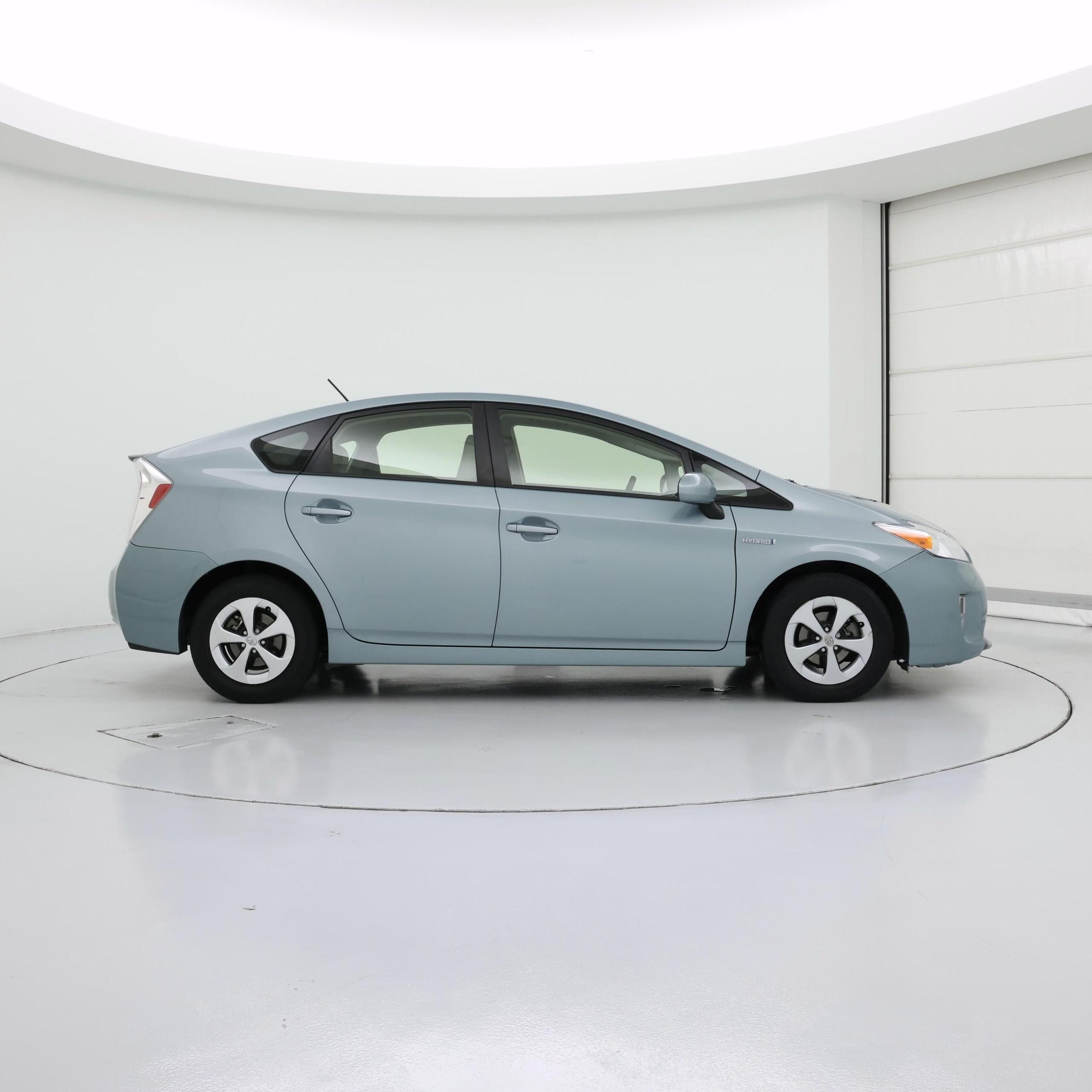 Thumbnail: 2015 Toyota Prius - 7