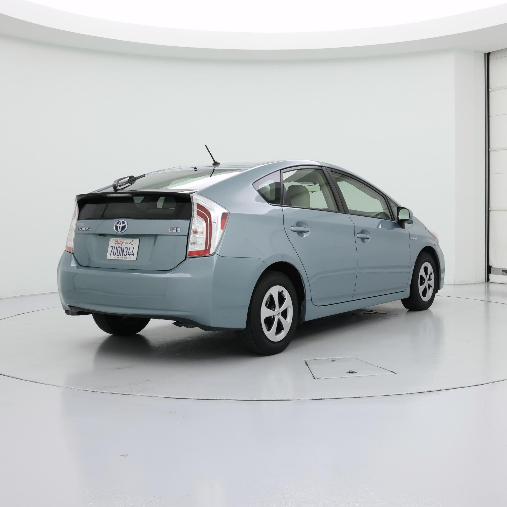 Thumbnail: 2015 Toyota Prius - 8