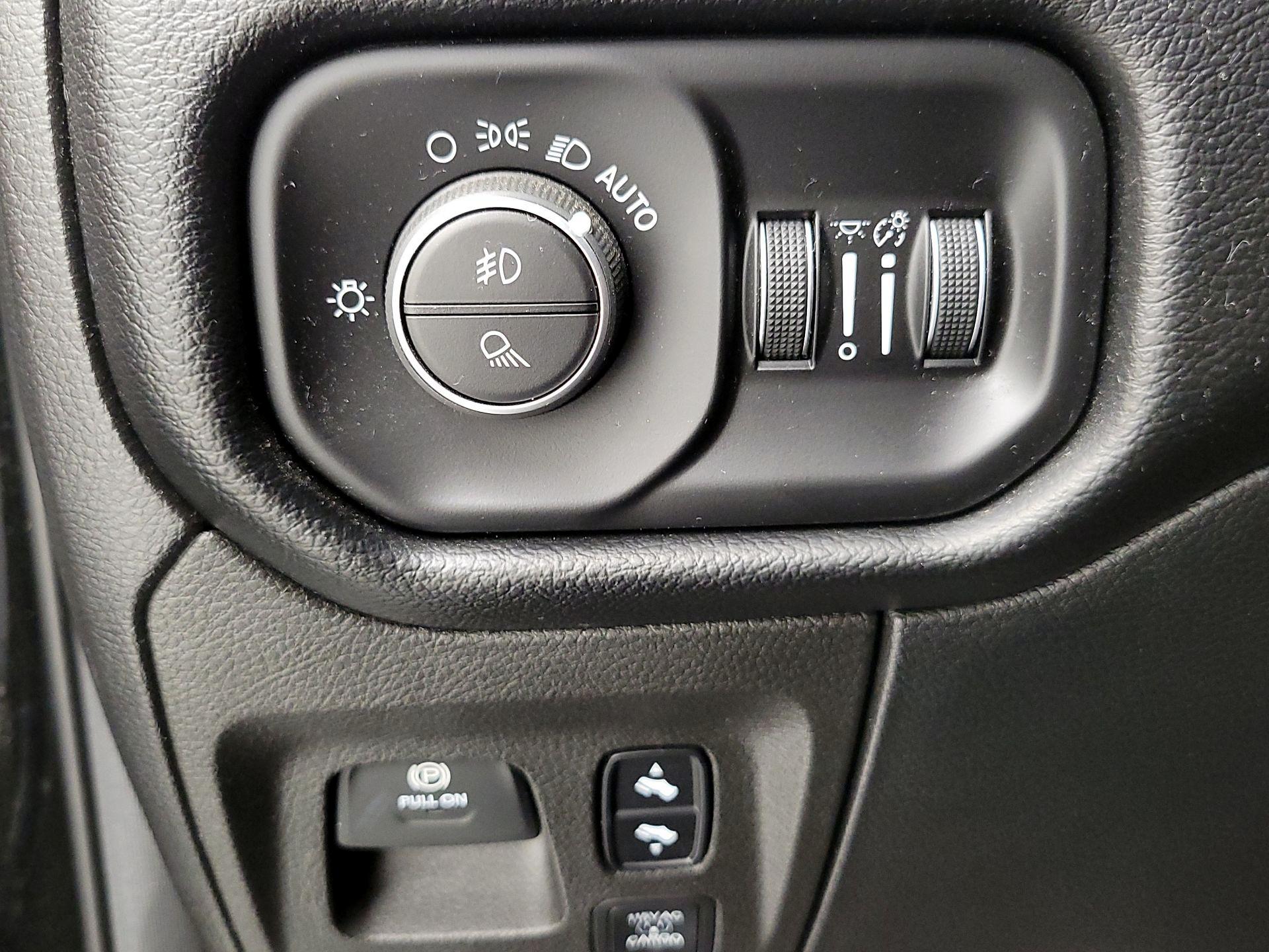 Thumbnail: 2019 RAM 1500 - 13