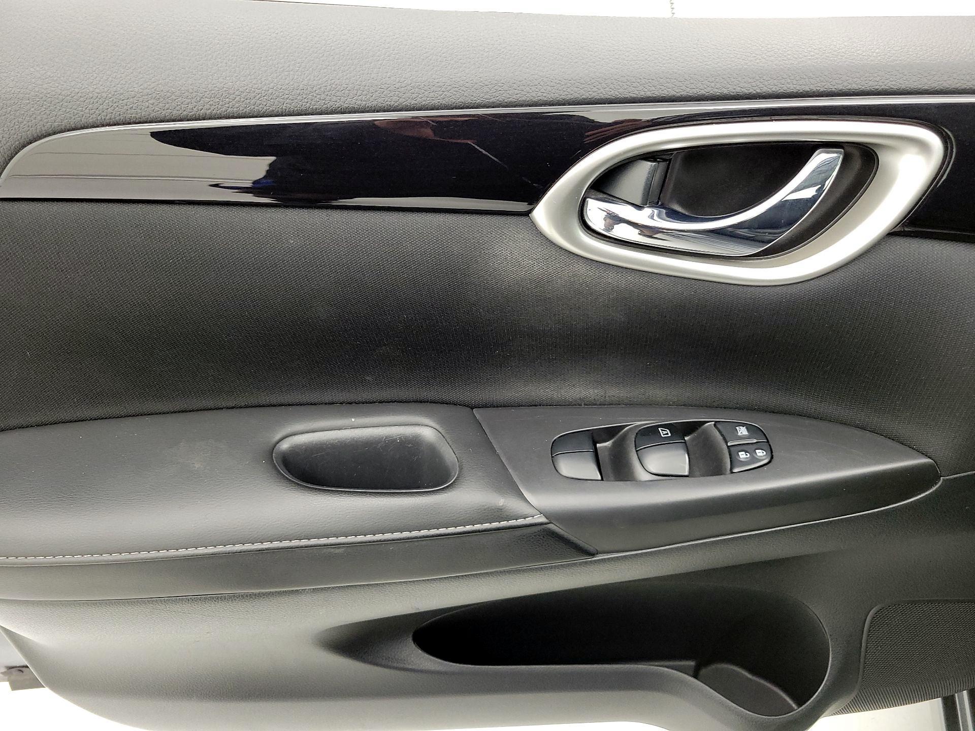 Thumbnail: 2019 Nissan Sentra - 12