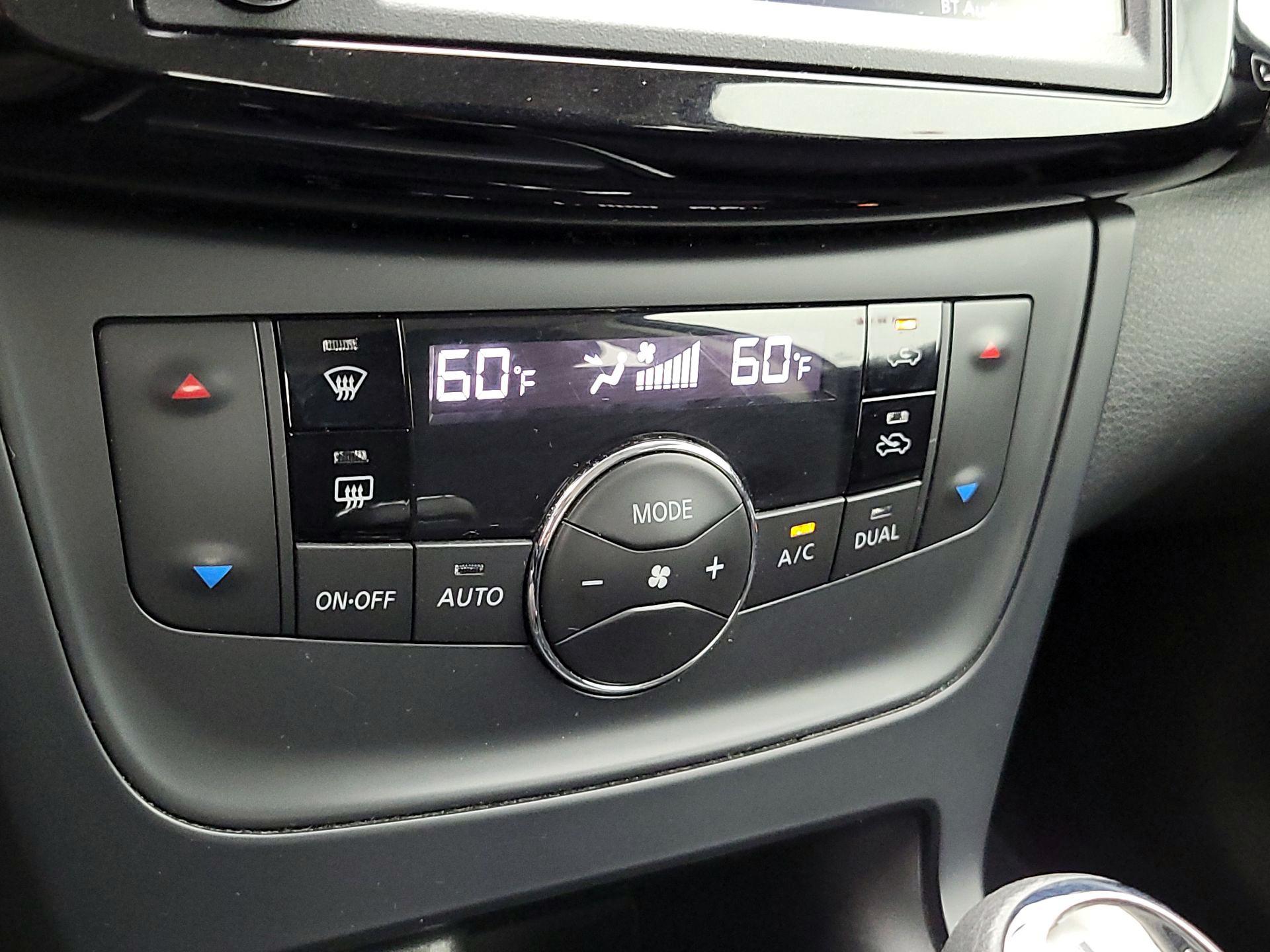 Thumbnail: 2019 Nissan Sentra - 16
