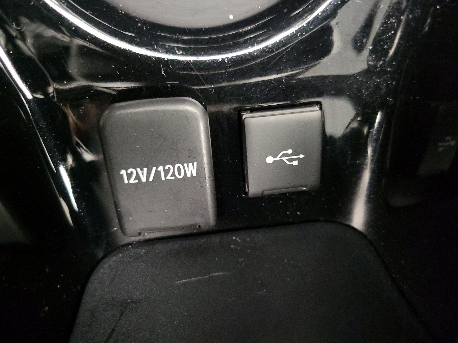 Thumbnail: 2021 Toyota Prius - 18